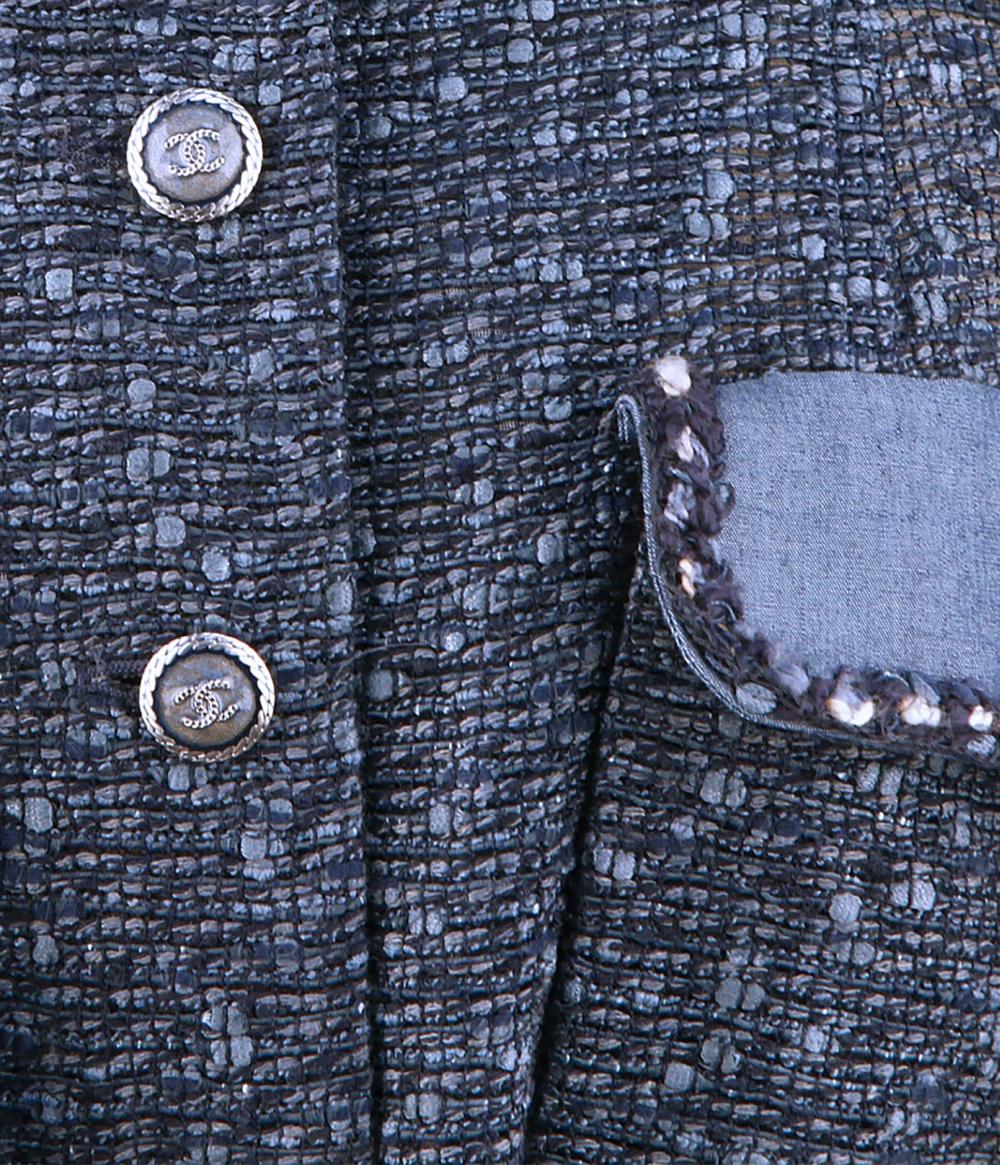 Women's or Men's Chanel CC Buttons Belted Tweed Jacket For Sale