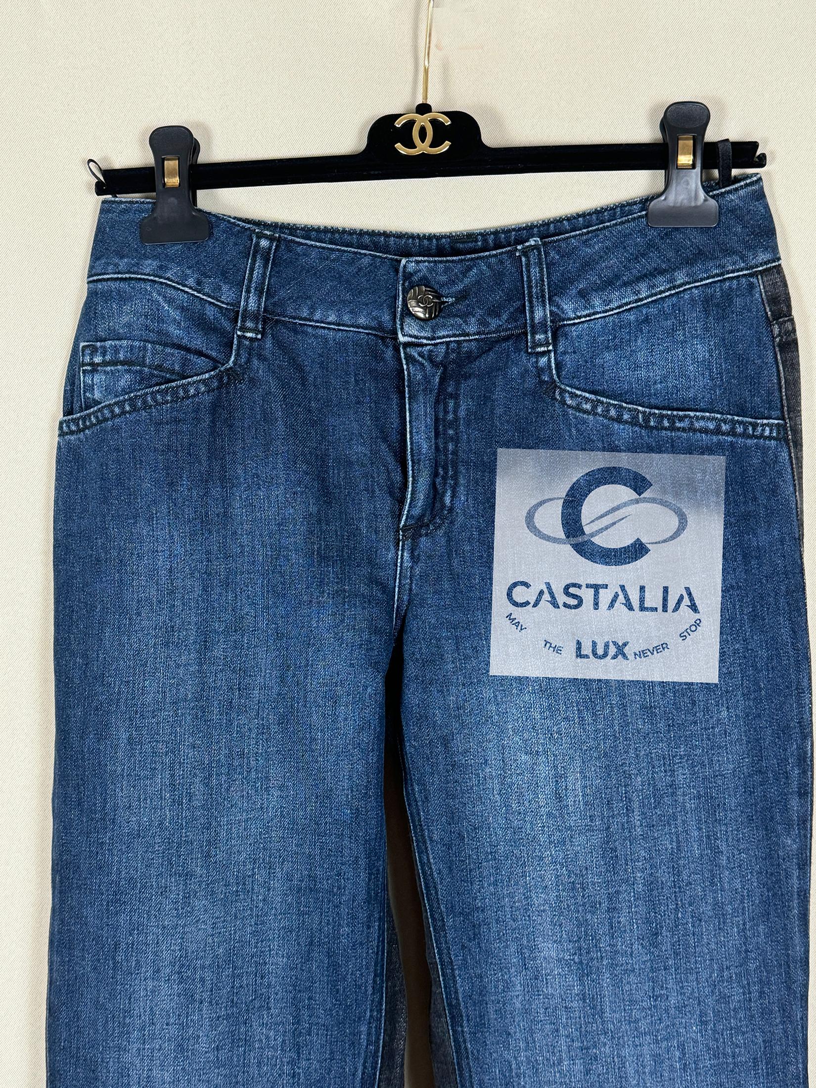 Women's or Men's Chanel CC Buttons Bicolour Jeans 36 FR For Sale