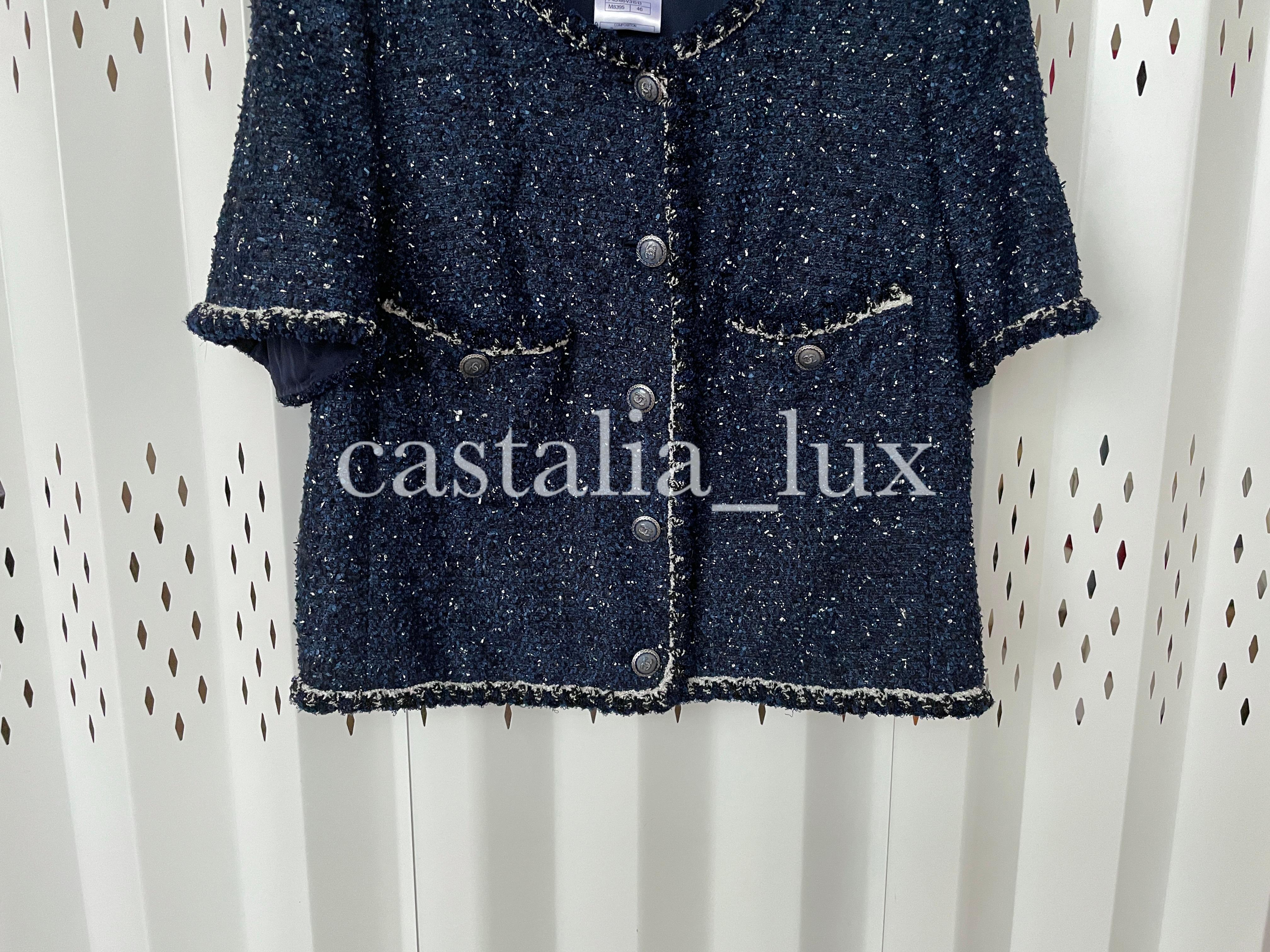 Chanel CC Buttons Black and Navy Tweed Jacket For Sale 2