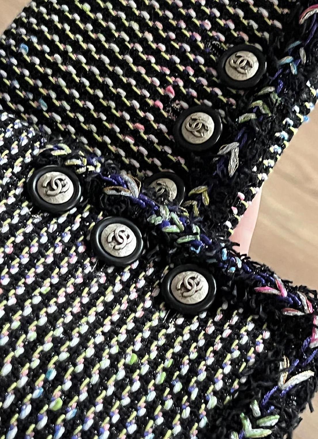 Women's or Men's Chanel CC Buttons Black Lesage Tweed Jacket