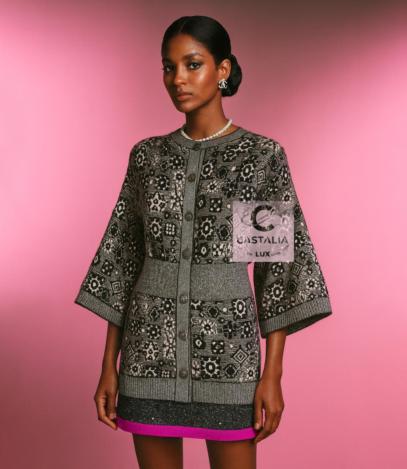 CHANEL Cashmere Cardi Coat - Défilé de la Collection Automne 2011 