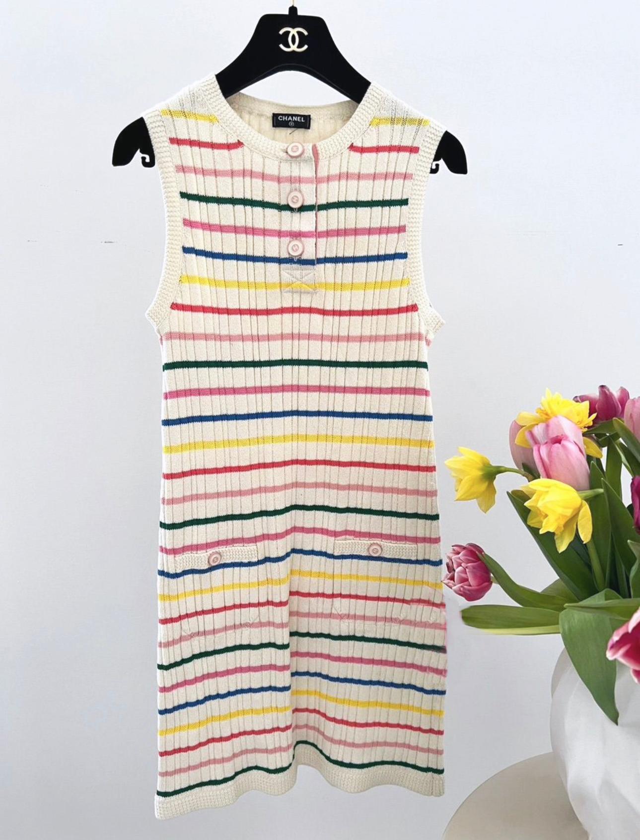 Chanel CC Buttons Charming Summer Dress In Excellent Condition In Dubai, AE