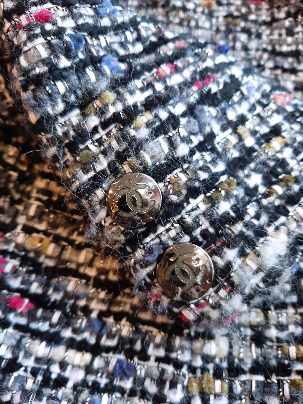 CHANEL CC Buttons Lesage Tweed Jacket 38 FR en vente 2