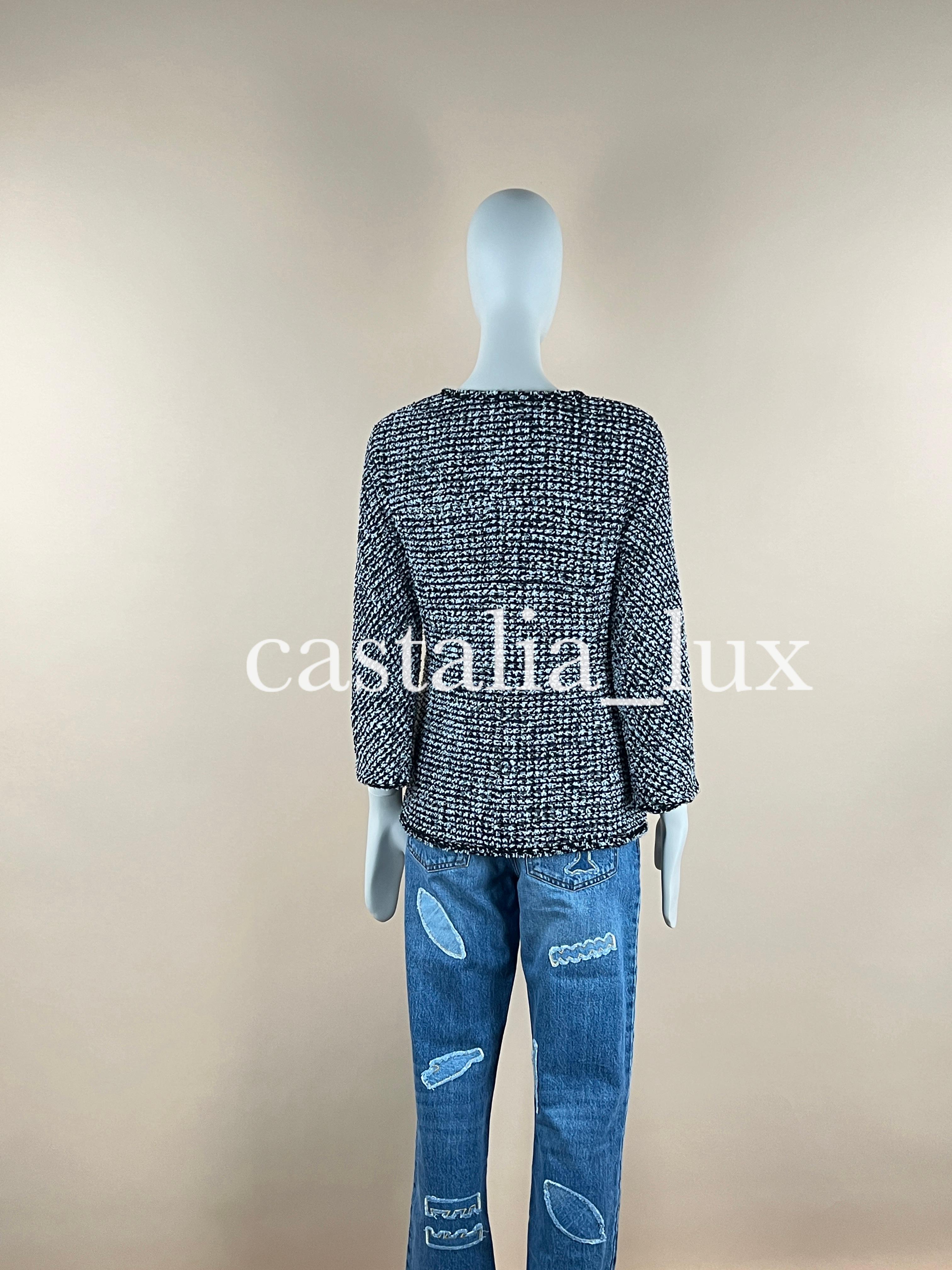 Chanel - Veste en tweed Lesage à boutons CC en vente 7