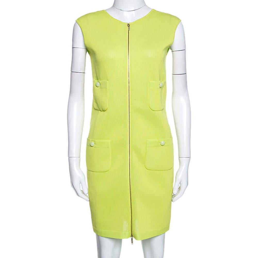 Chanel CC Buttons Lime Green Summer Dress In Excellent Condition For Sale In Dubai, AE