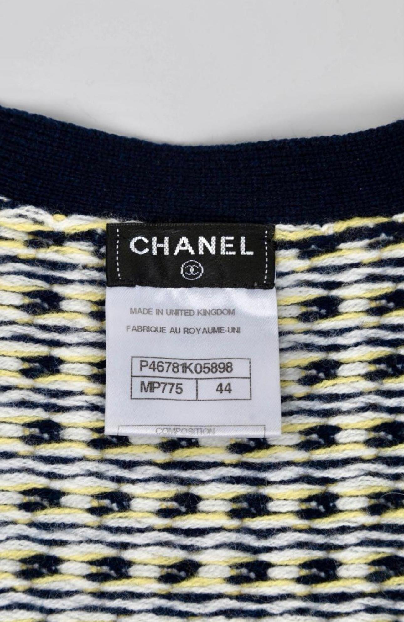 Chanel CC Buttons Navy and Yellow Cashmere Jacket  For Sale 4