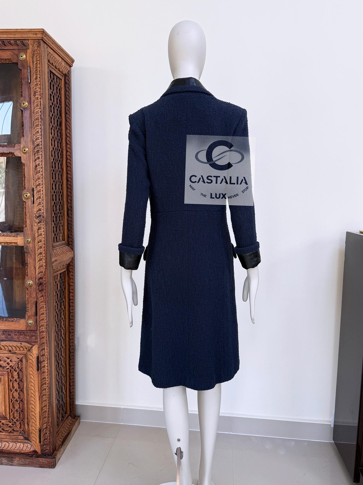 Chanel CC Buttons Navy Tweed Coat with Leather Accents 38 FR For Sale 8