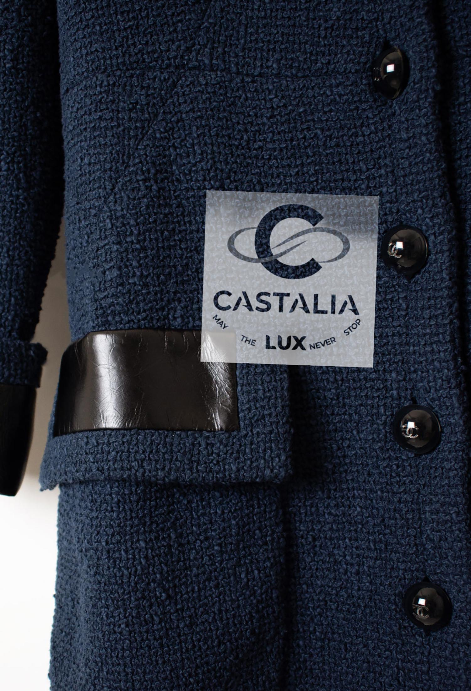 Chanel CC Buttons Navy Tweed Coat with Leather Accents 38 FR For Sale 9