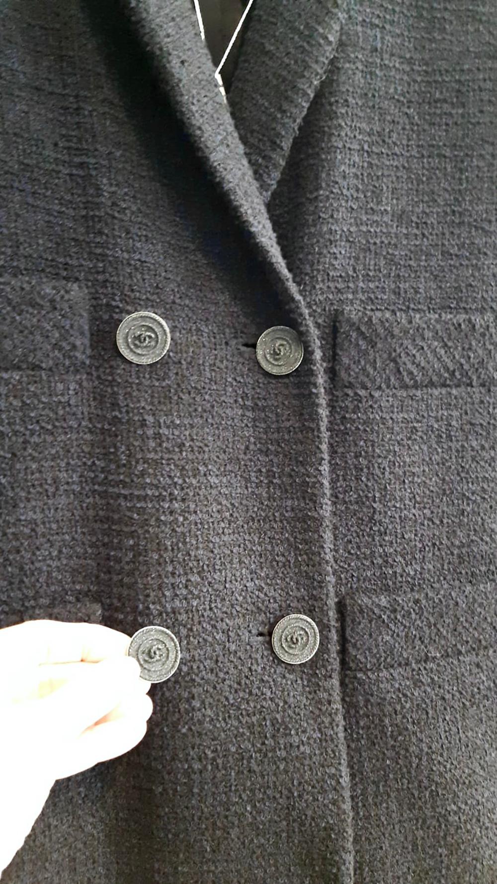 Women's or Men's Chanel CC Buttons Oversized Black Tweed Jacket