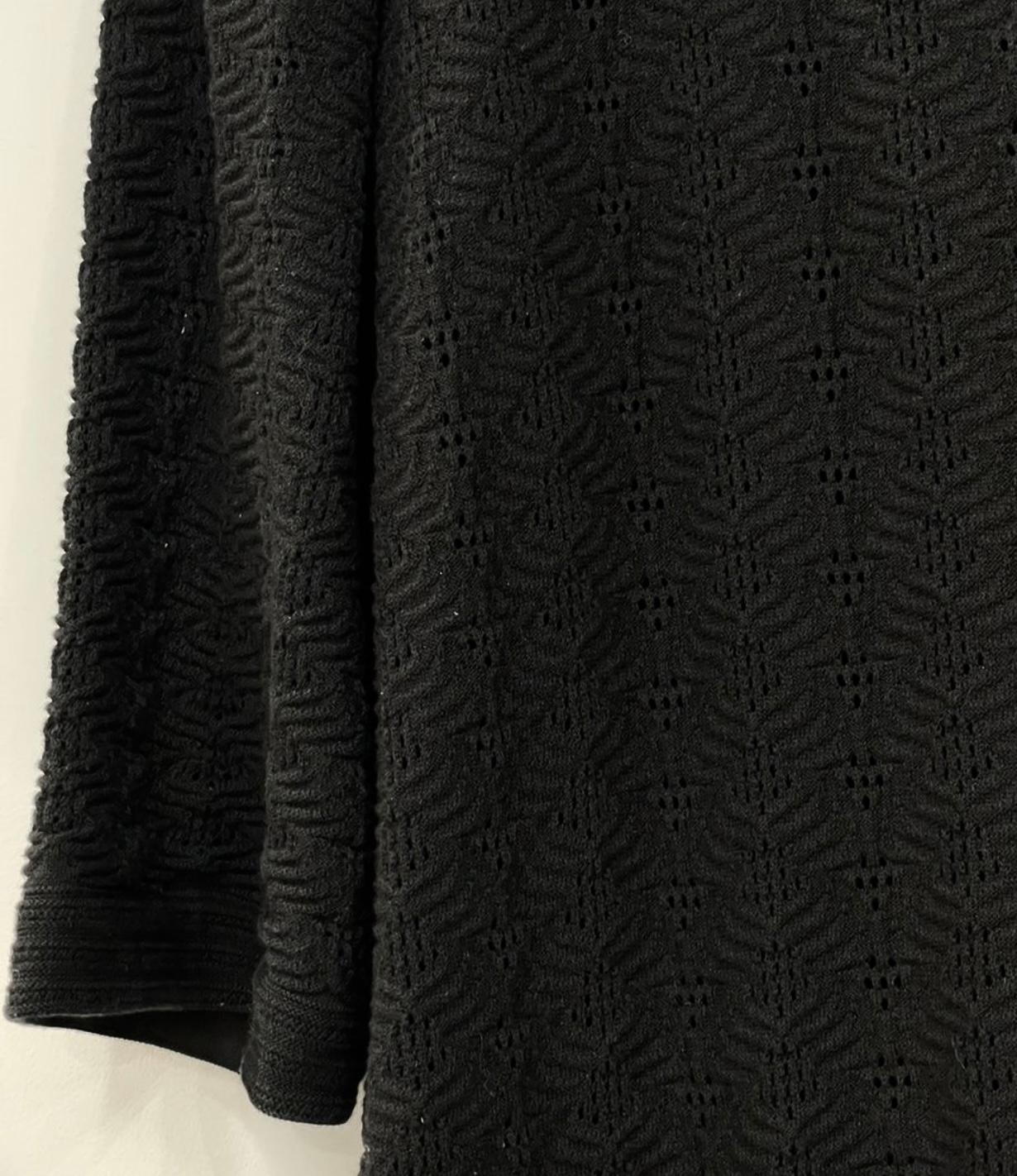 Robe noire Chanel CC Paris / Singapour en vente 2