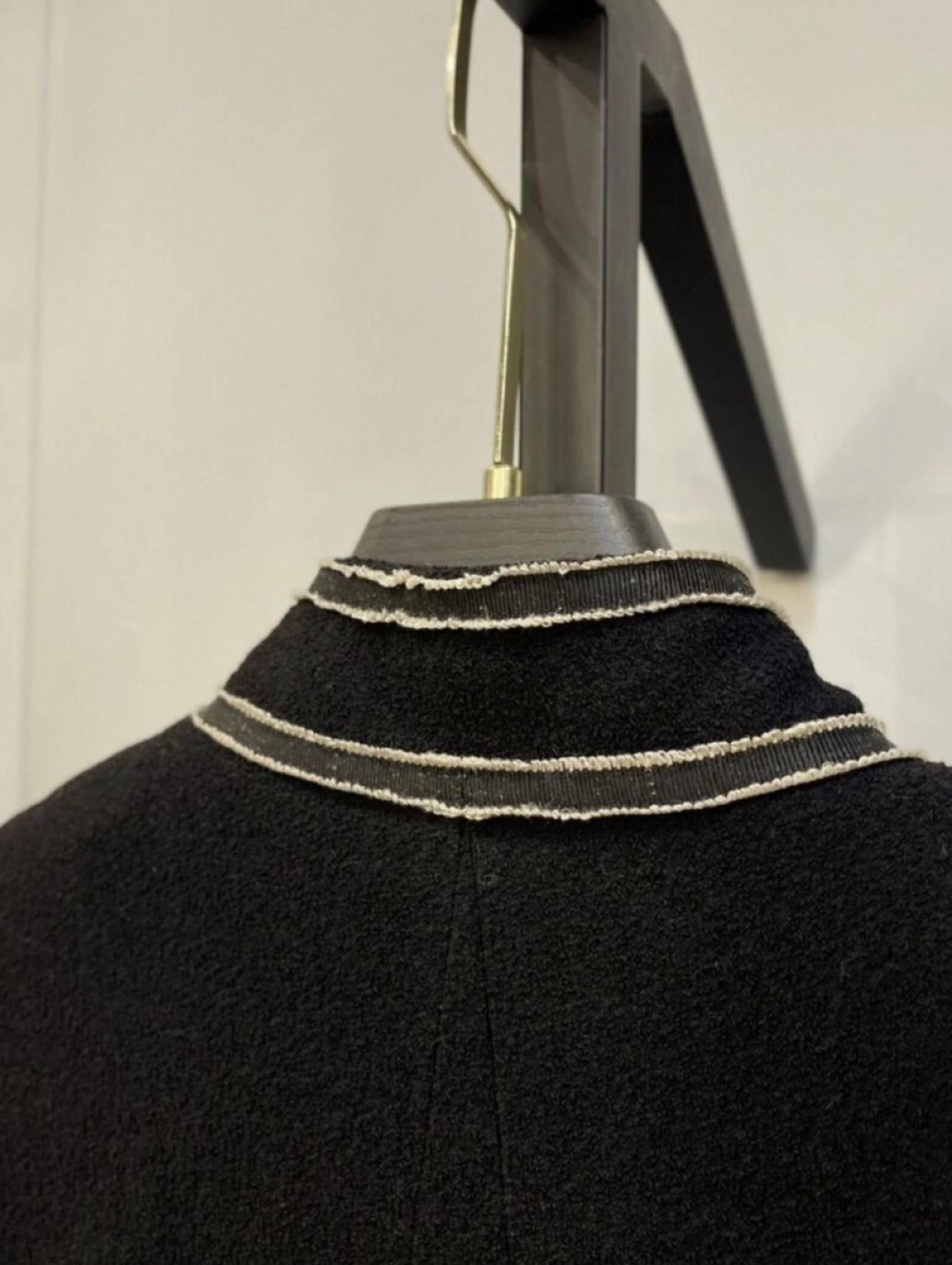 Chanel CC Buttons Paris / Singapore Runway Black Tweed Coat For Sale 15