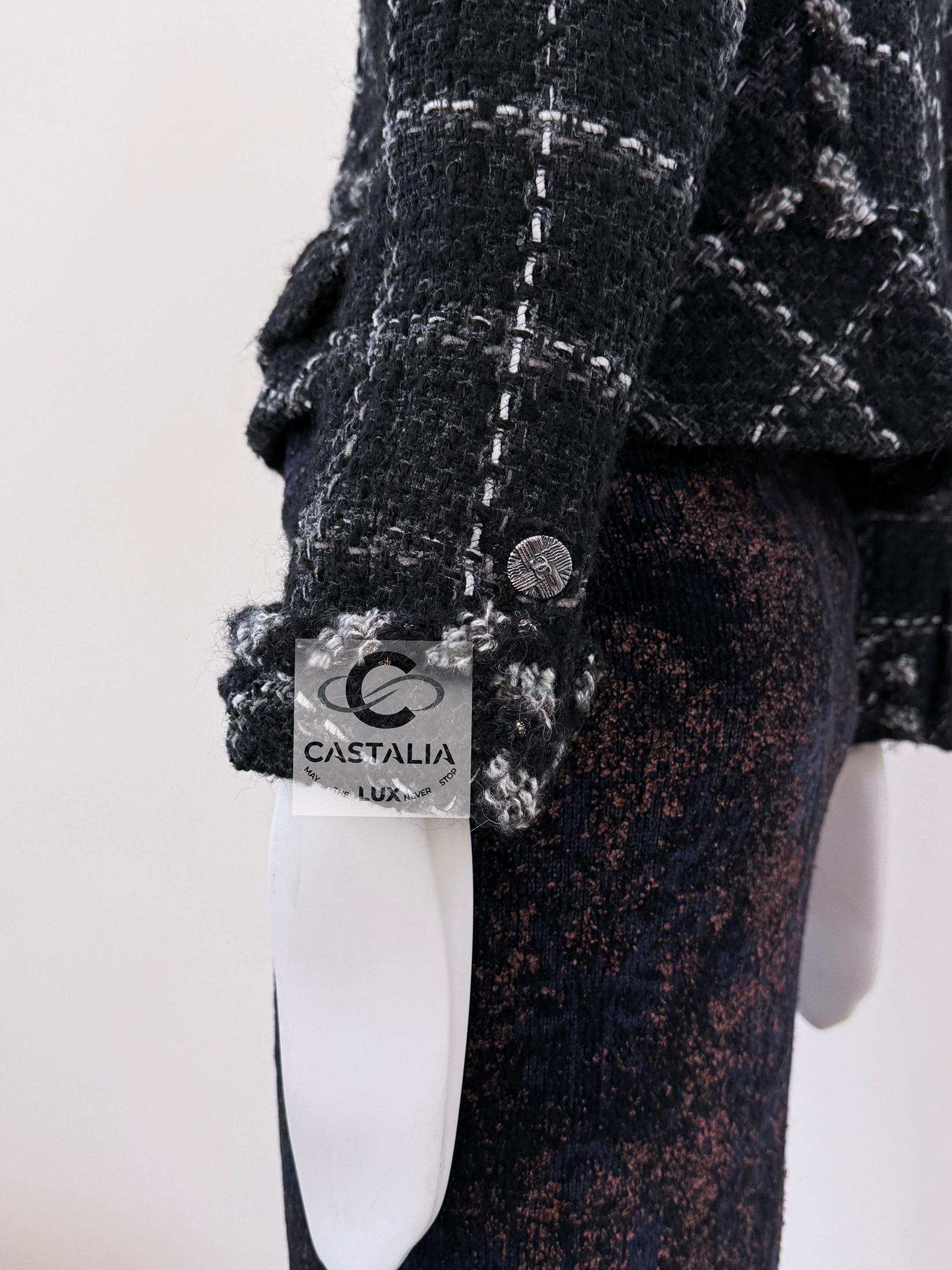 Chanel CC Buttons Timeless Black Tweed Jacket 40 FR For Sale 3