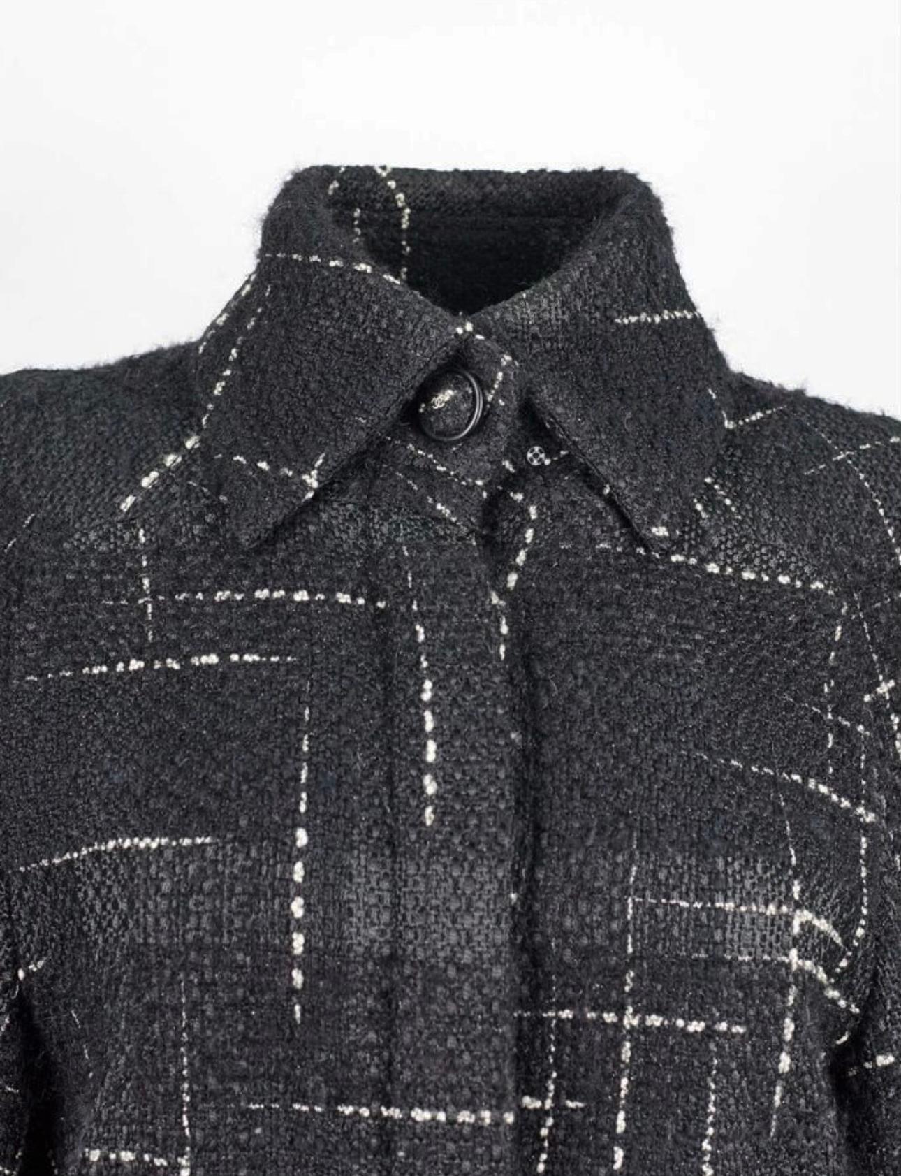 Chanel CC Buttons Tweed Parka Coat In Excellent Condition For Sale In Dubai, AE