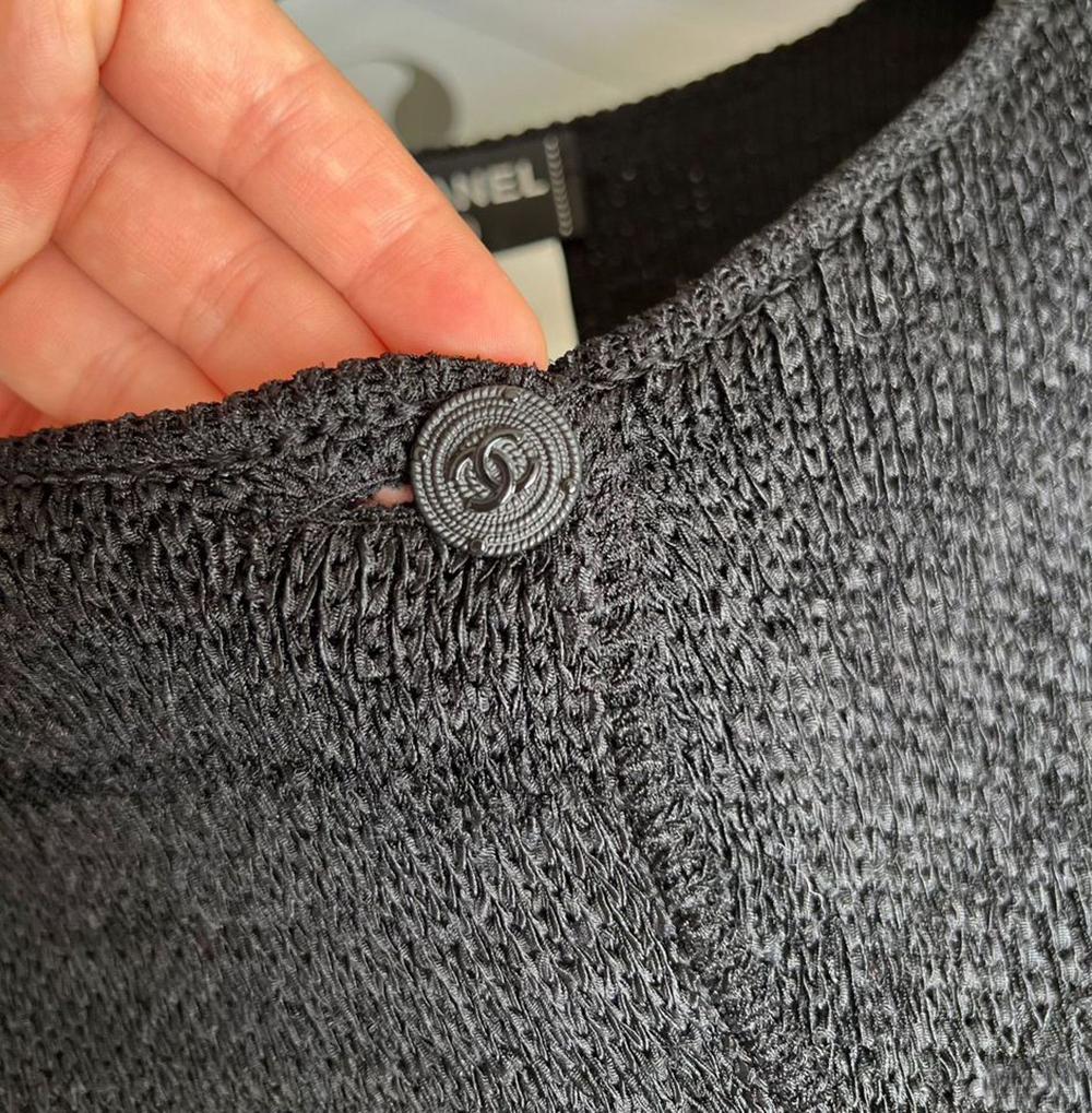 Chanel CC Buttons Woven Silk Ensemble In Excellent Condition For Sale In Dubai, AE