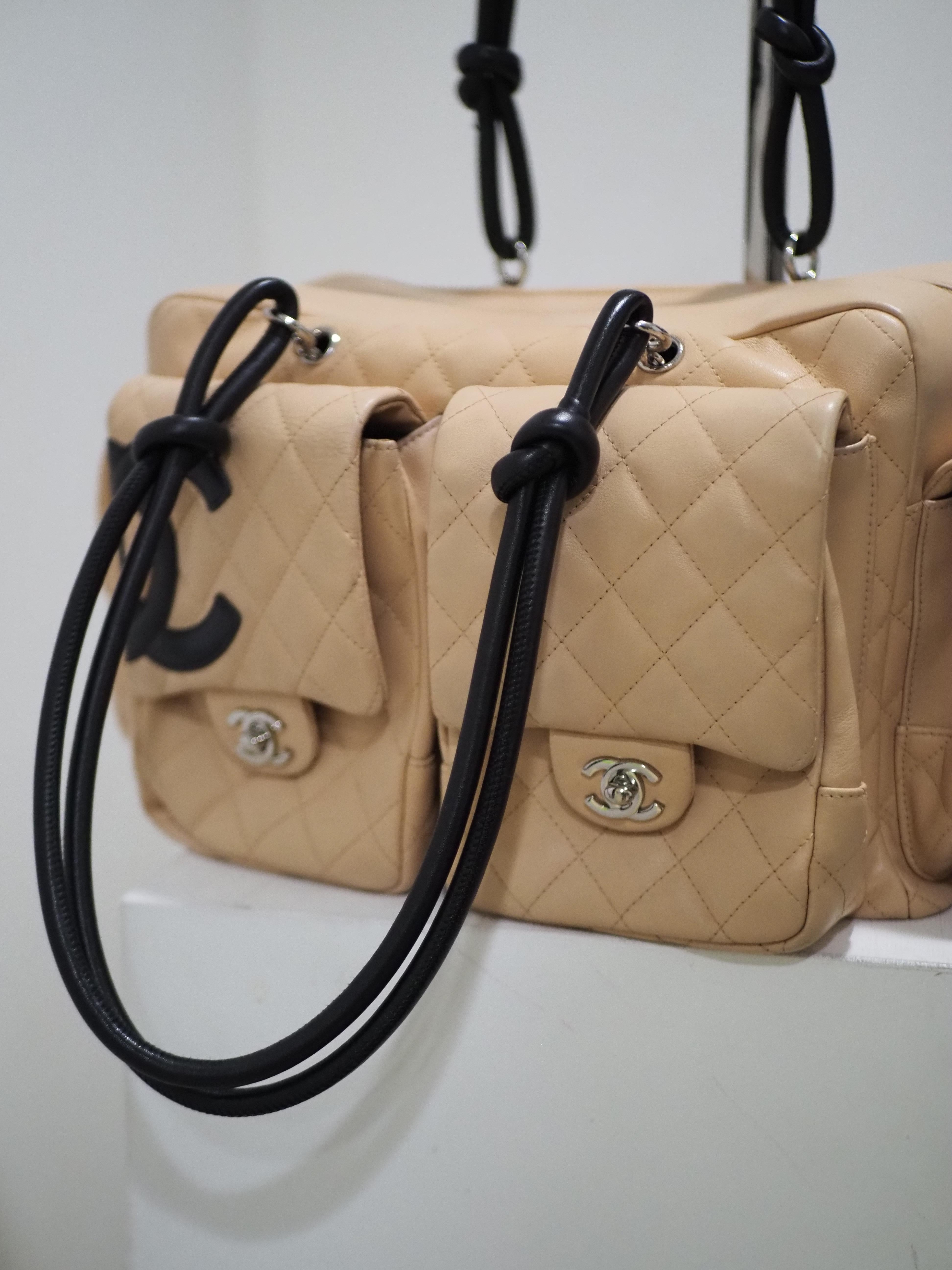 Borsa a tracolla Chanel CC in pelle cammello e nera 2