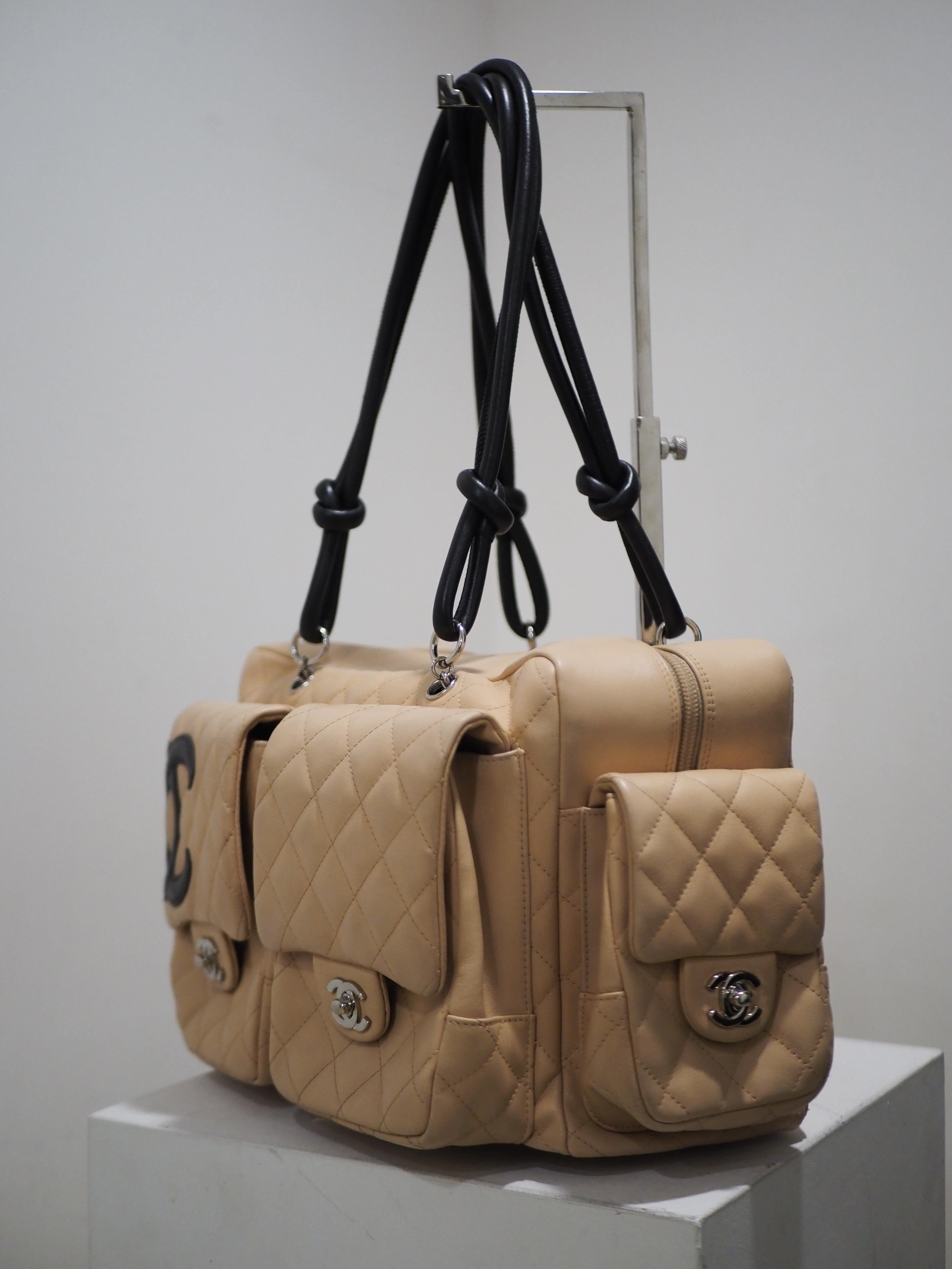 Women's or Men's Chanel CC camel and black leather handbag shoulder bag