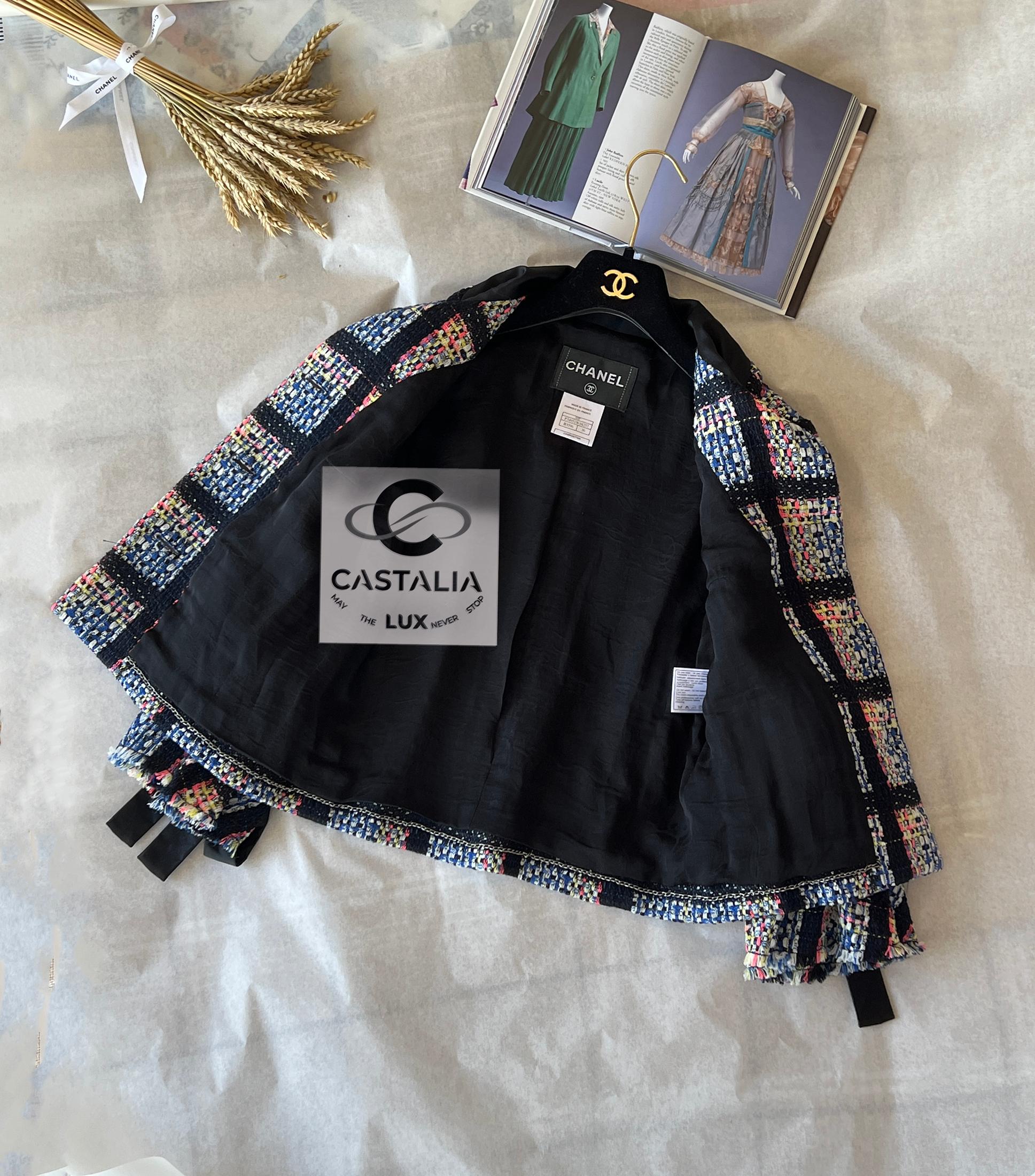 CHANEL CC Camelia Chaqueta de tweed con botones y lazos 44 FR en venta 6
