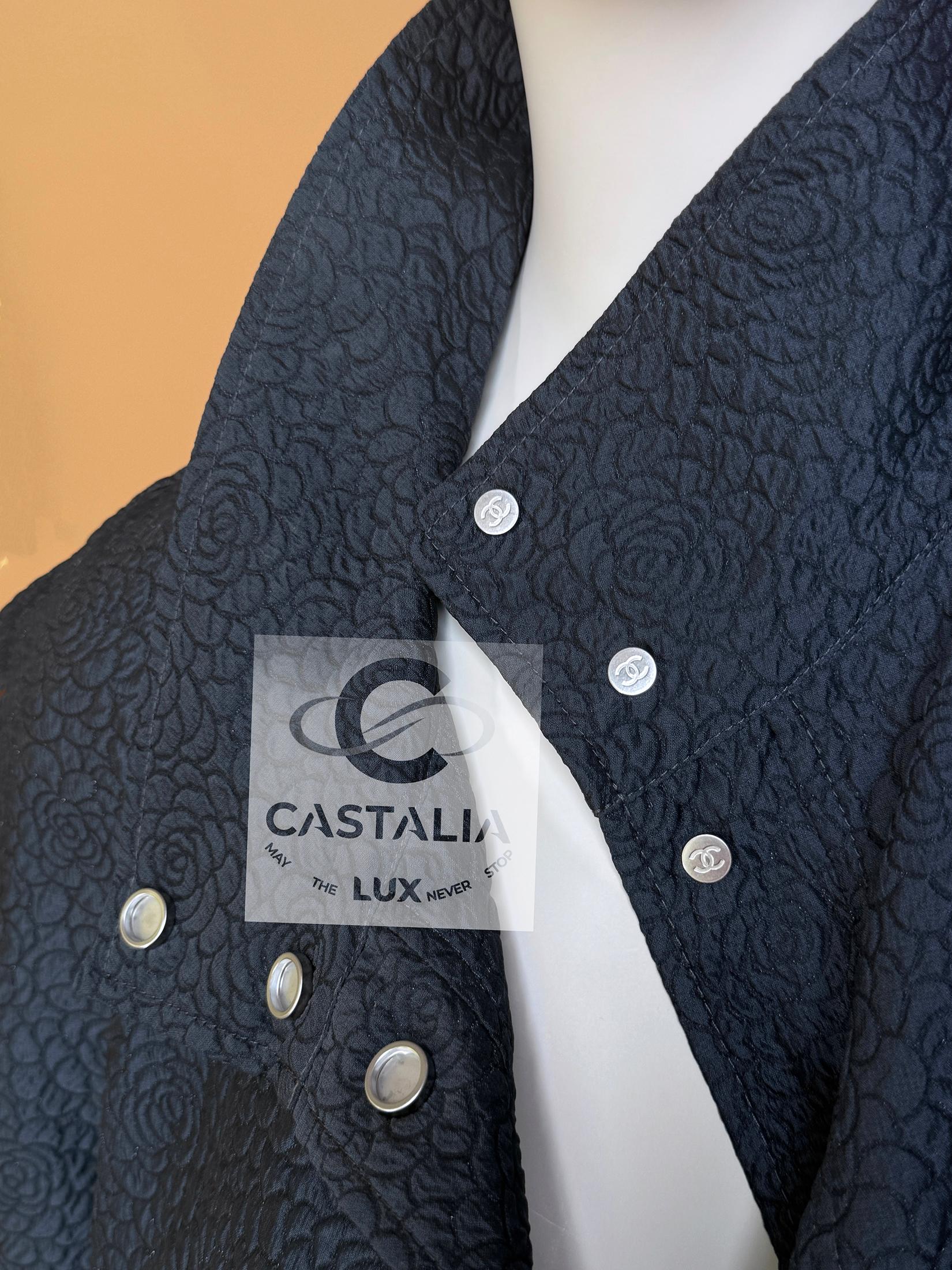 Chanel CC Camellia Celestial Shimmer Trench Coat 44 in vendita 5