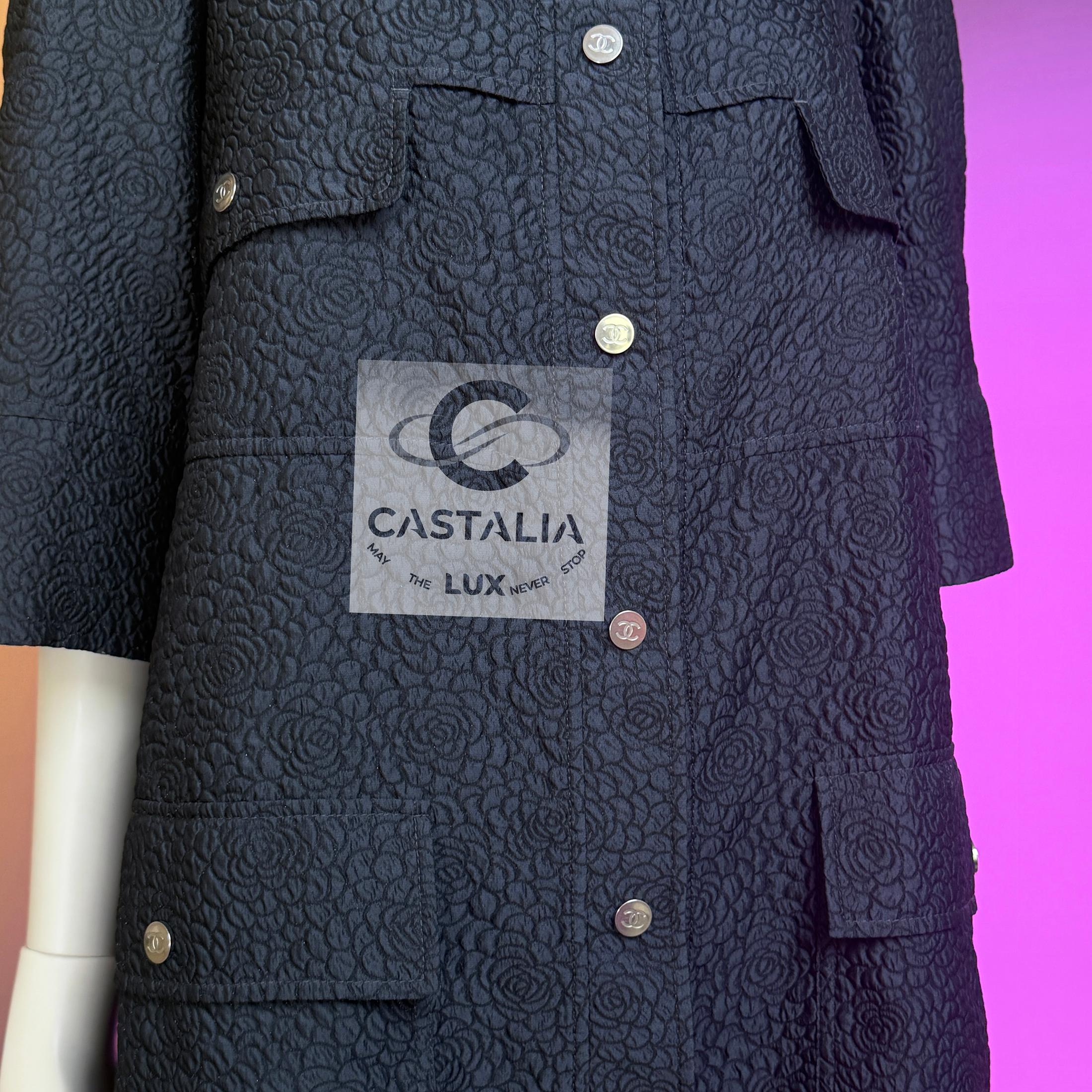 Chanel CC Camellia Celestial Shimmer Trench Coat 44 in vendita 6