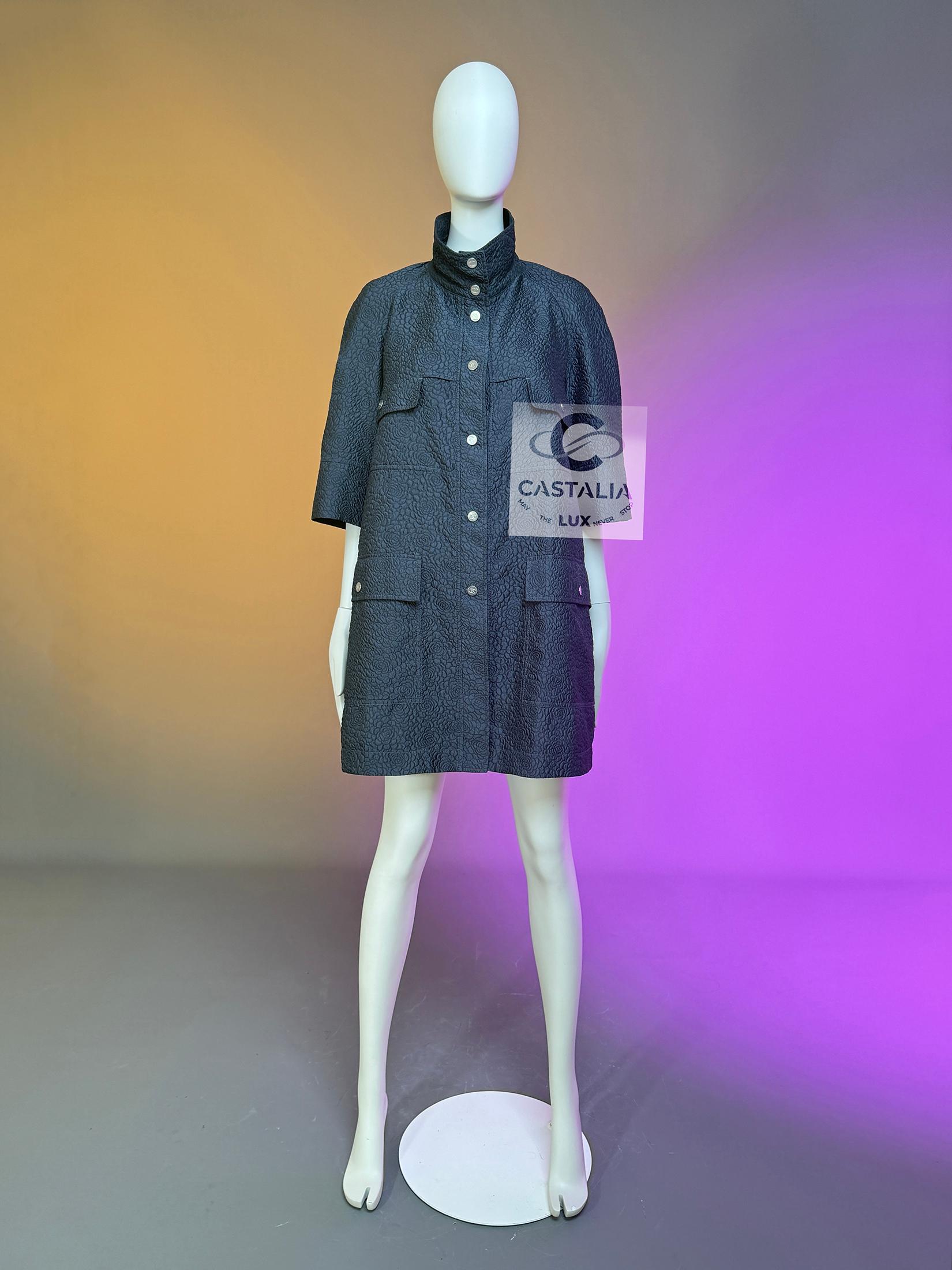 Chanel CC Camellia Celestial Shimmer Trench Coat 44 in vendita 7