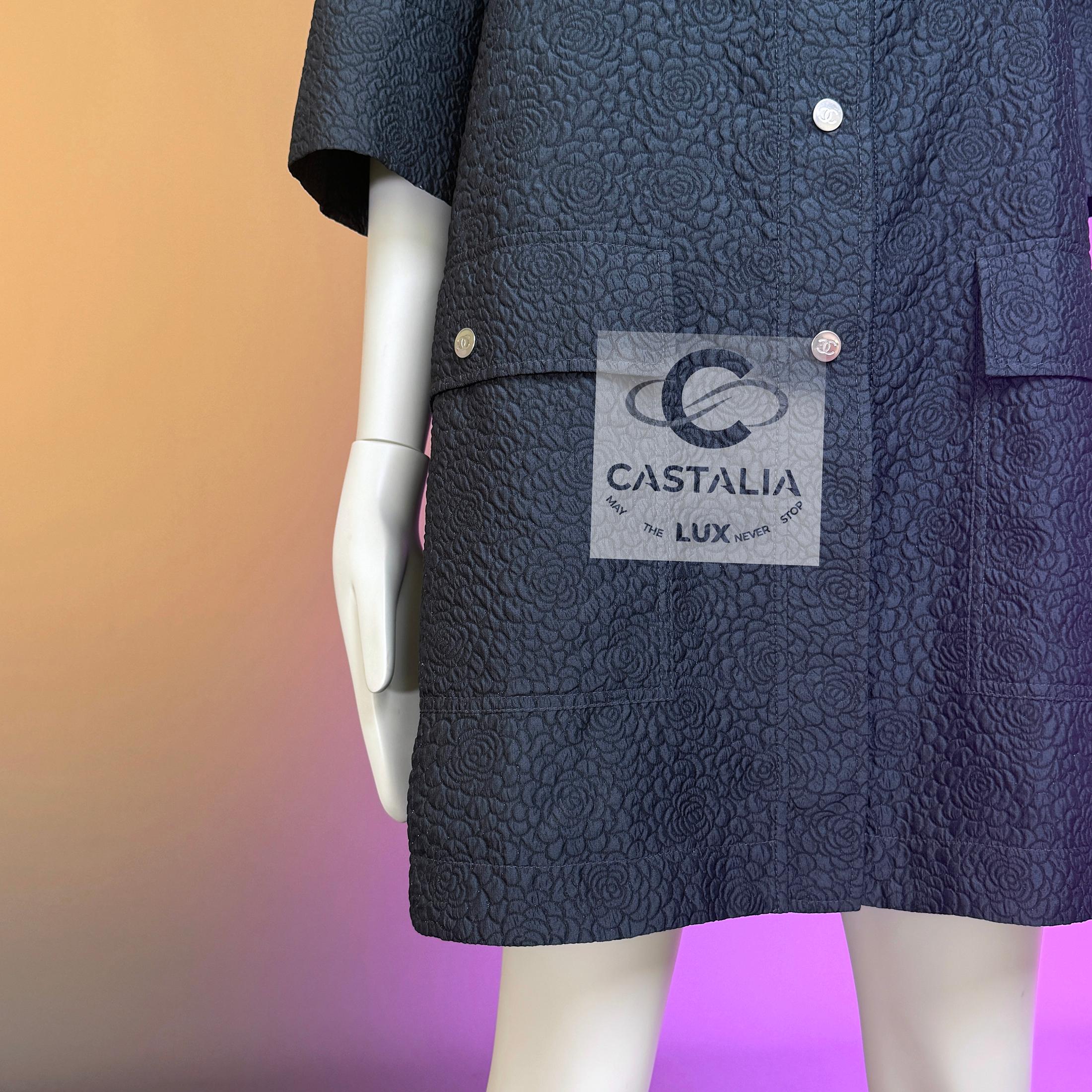 Chanel CC Camellia Celestial Shimmer Trench Coat 44 in vendita 9