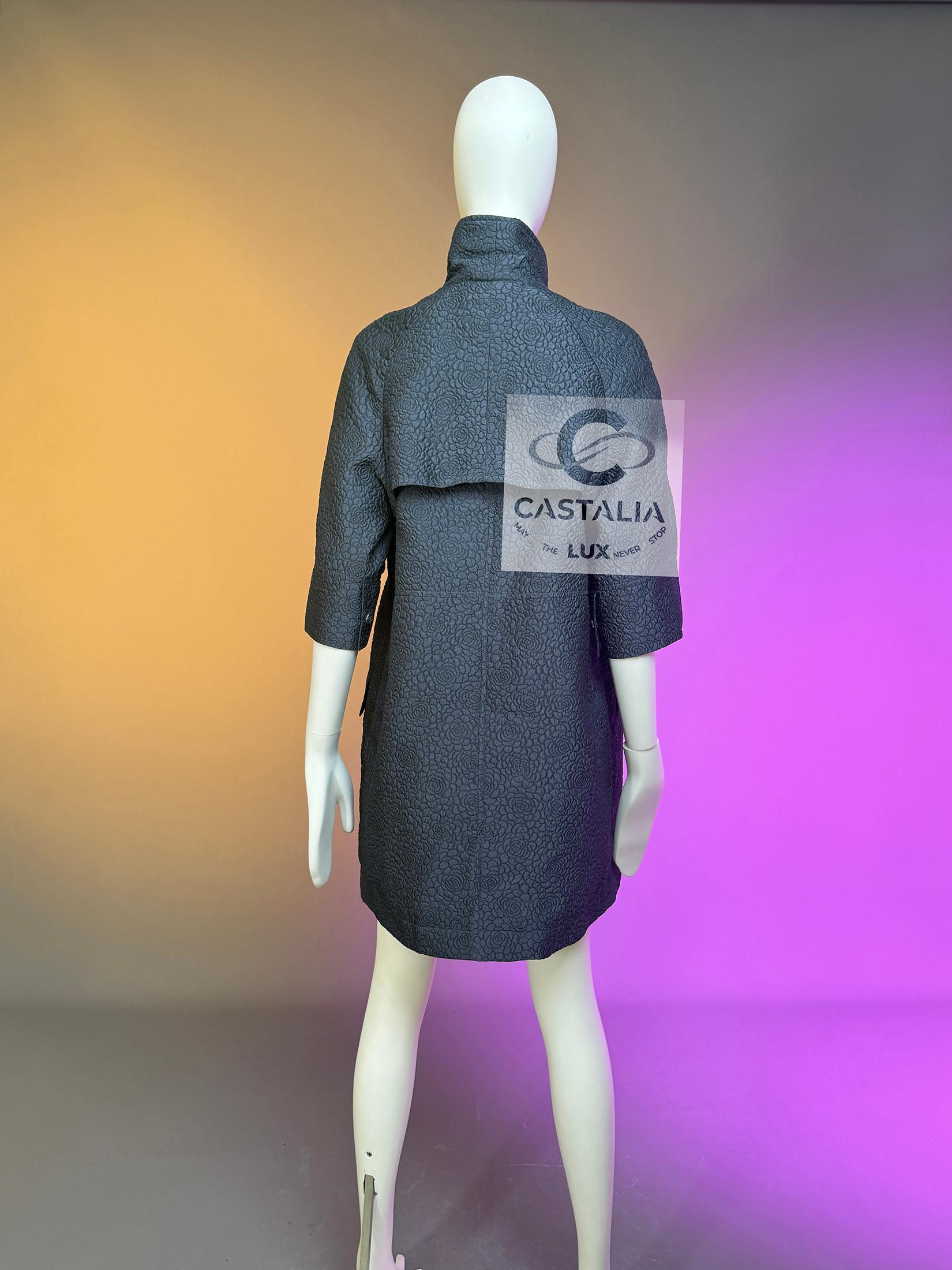 Chanel CC Camellia Celestial Shimmer Trench Coat 44 in vendita 10