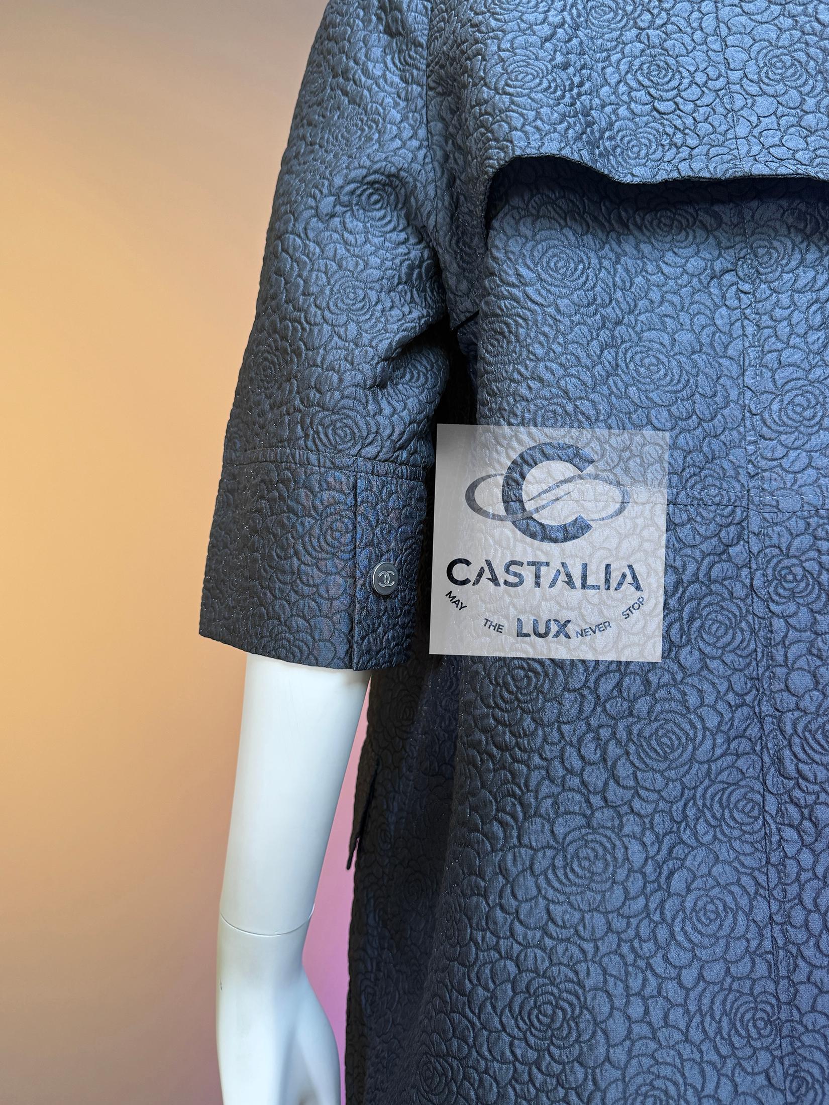 Chanel CC Camellia Celestial Shimmer Trench Coat 44 in vendita 11