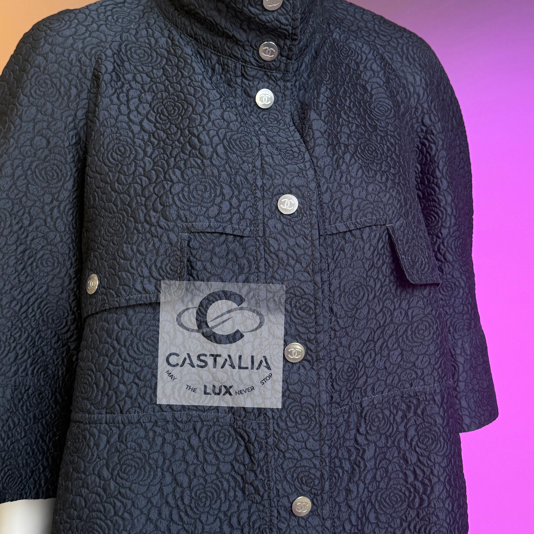Chanel CC Camellia Celestial Shimmer Trench Coat 44 in vendita 1