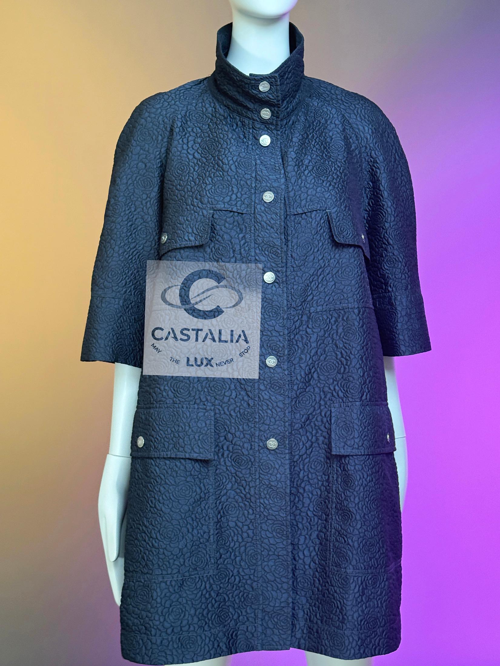 Chanel CC Camellia Celestial Shimmer Trench Coat 44 in vendita 4