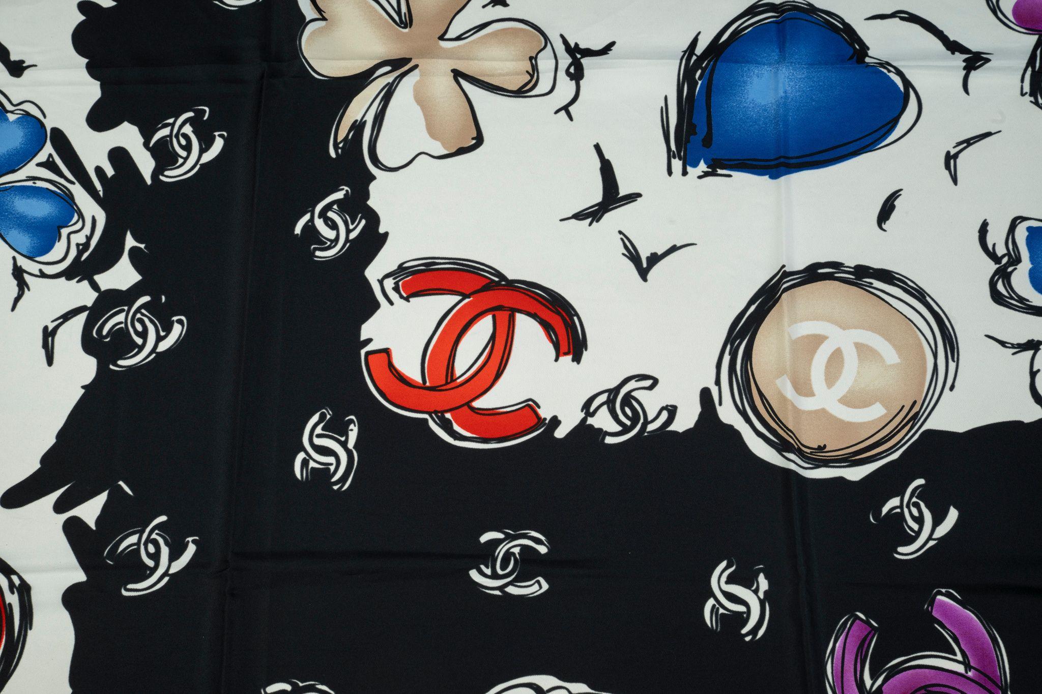 Chanel CC Camellia Clover Heart Shawl In Excellent Condition For Sale In West Hollywood, CA