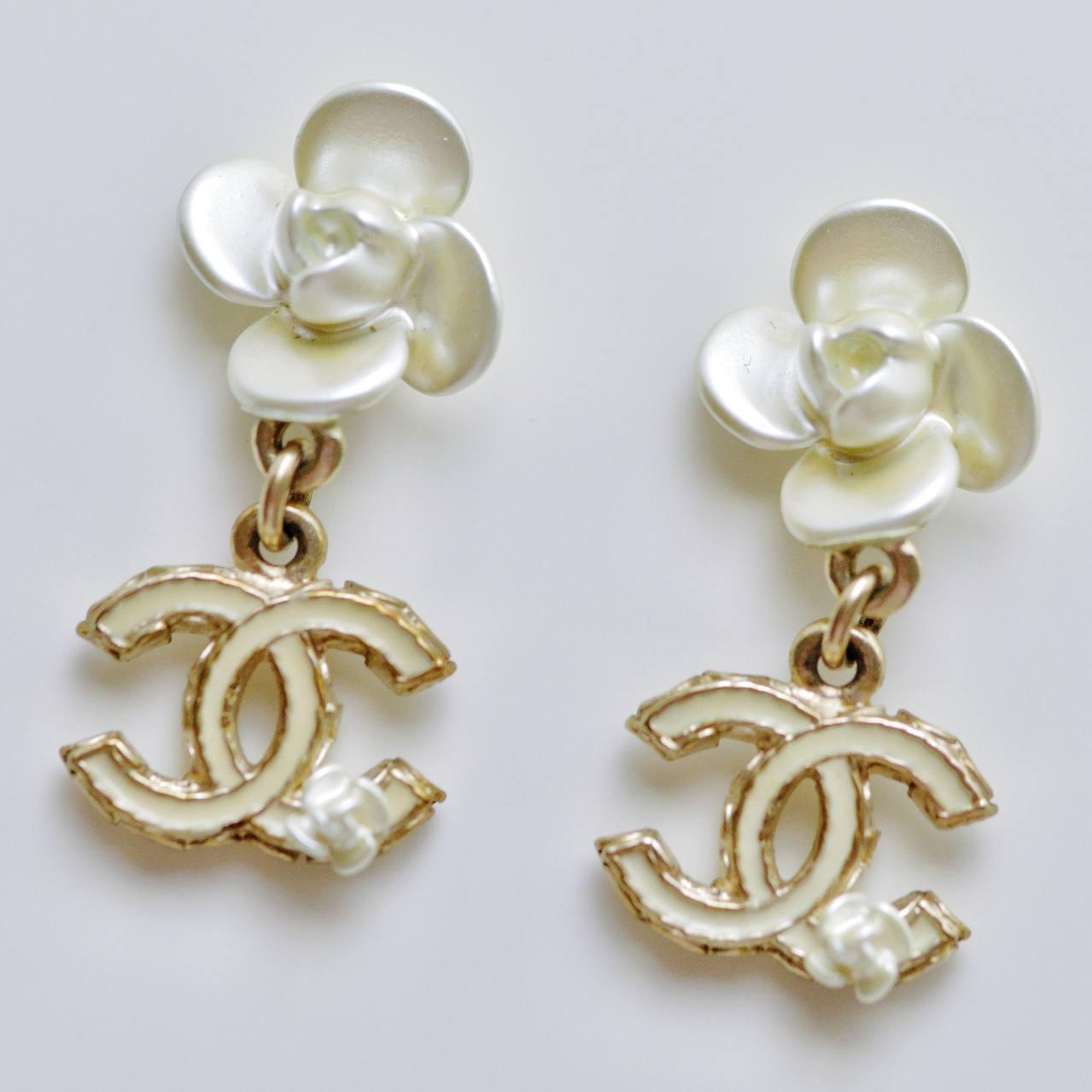 Women's or Men's Chanel CC Camellia Enamel Dangle Earrings For Sale