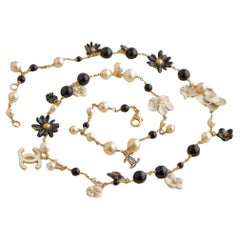 Collar Largo Chanel CC Camelia Faux Pearl