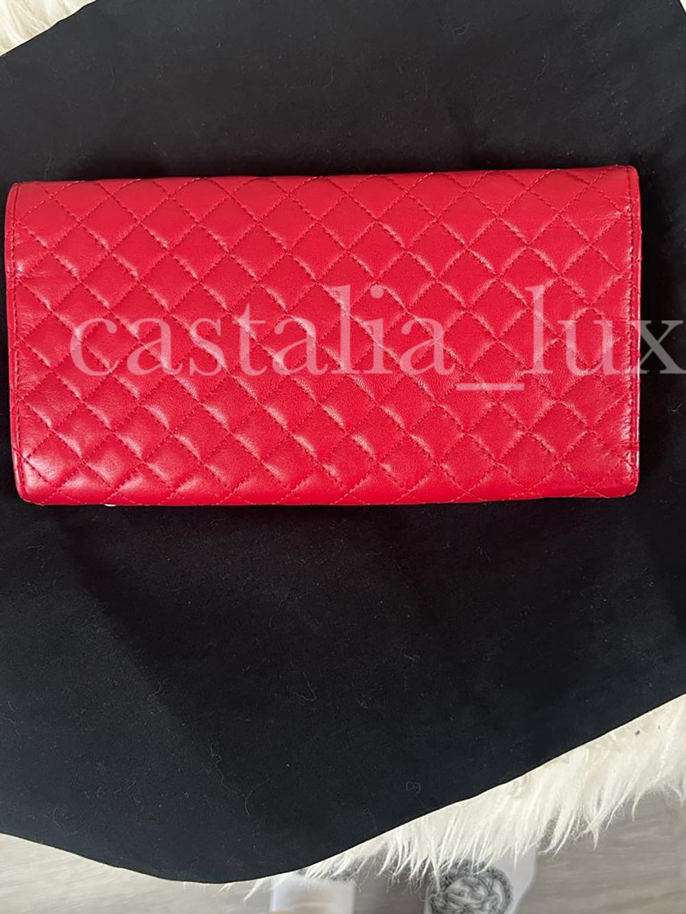 Chanel CC Camellia Red Quilted Clutch For Sale 1