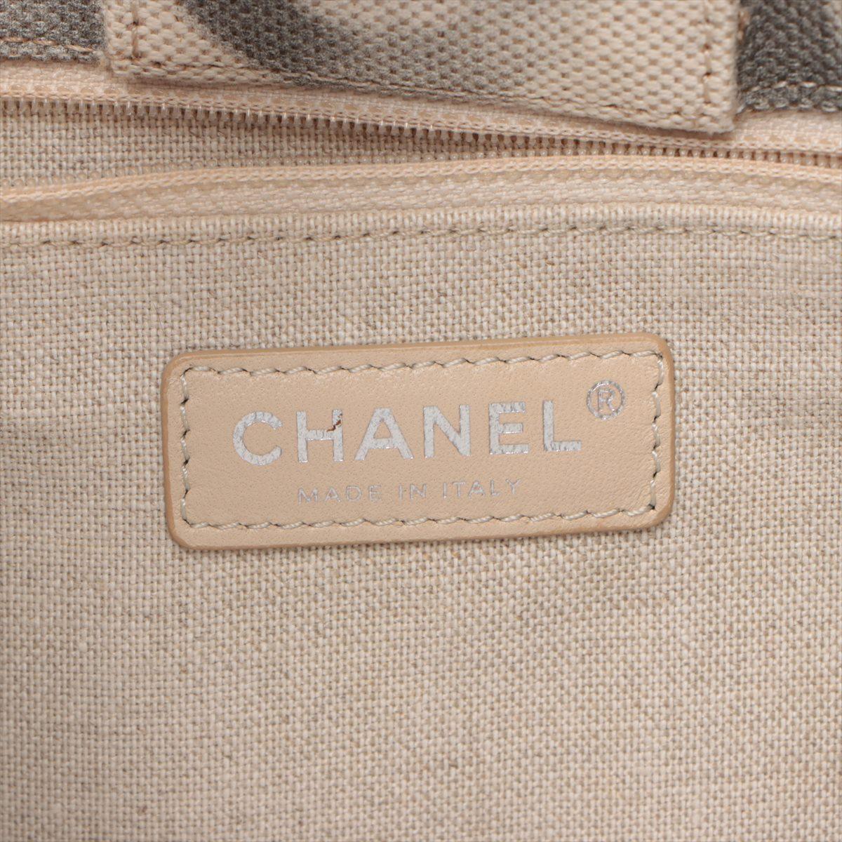 Chanel CC Canvas & Leather Chain Tote Bag Gray x White For Sale 9