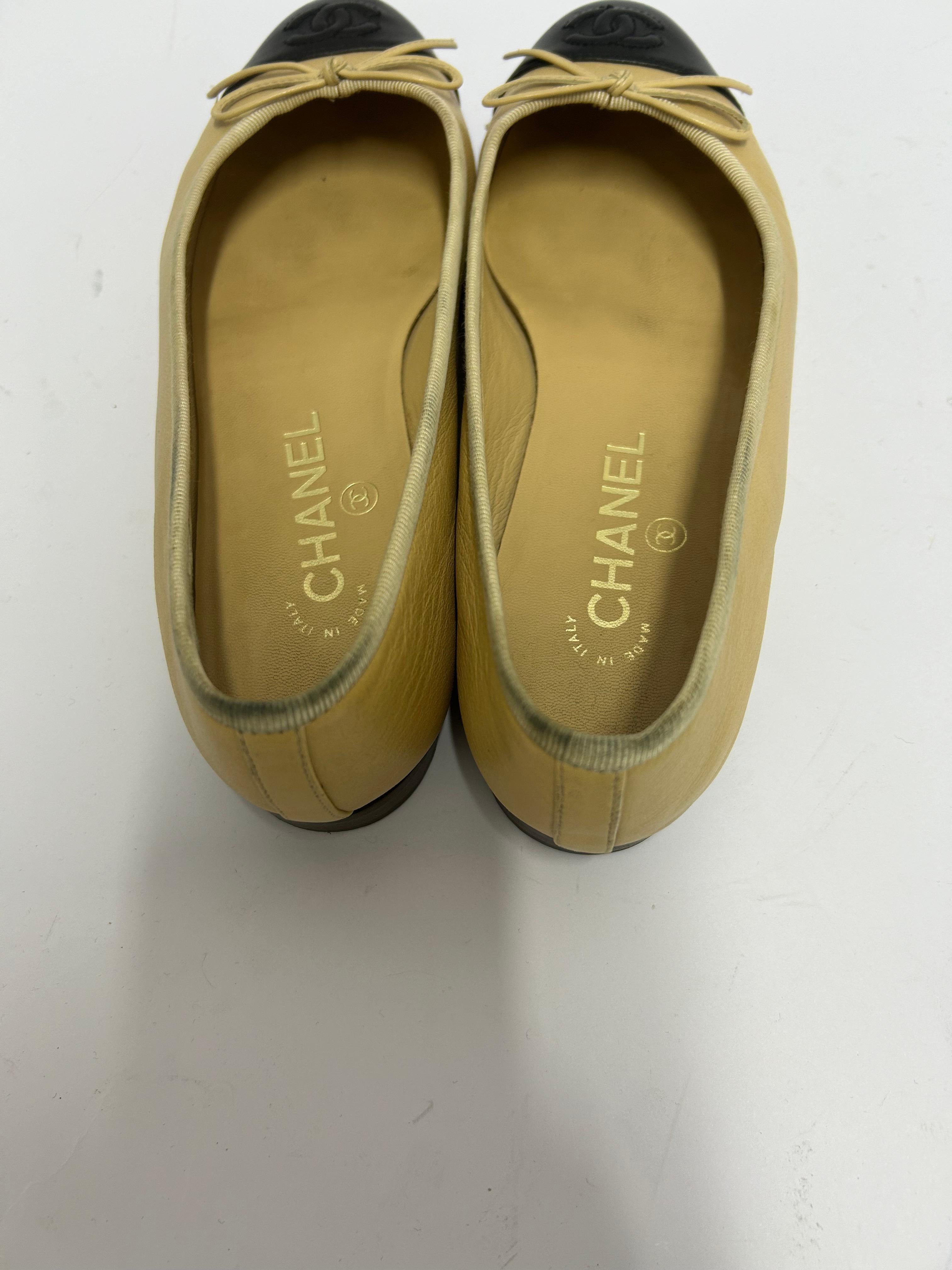 Chanel CC Cap Toe Bow Ballet Flats Size EU 37.5 For Sale 6