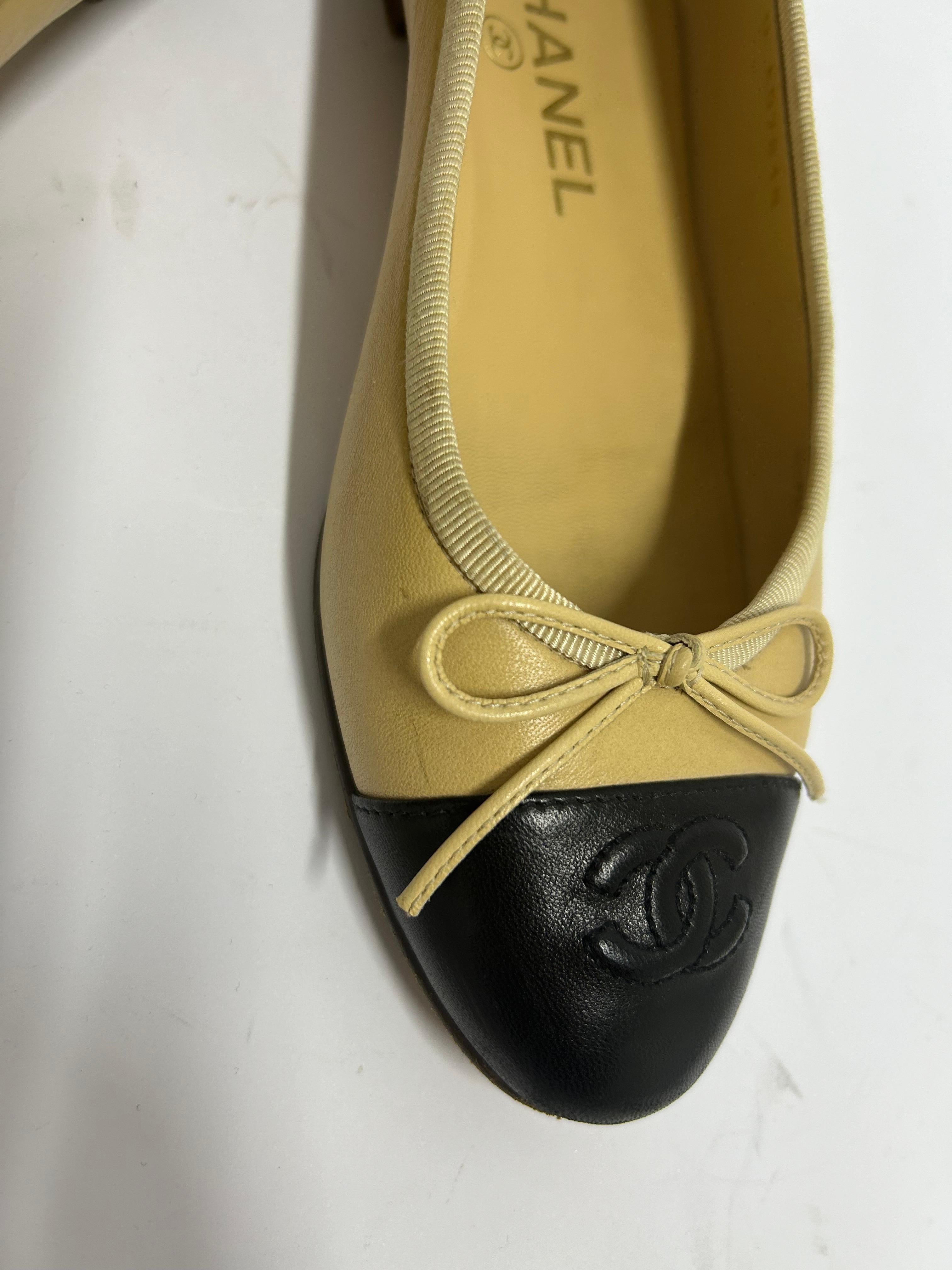 Chanel CC Cap Toe Bow Ballet Flats Size EU 37.5 For Sale 4
