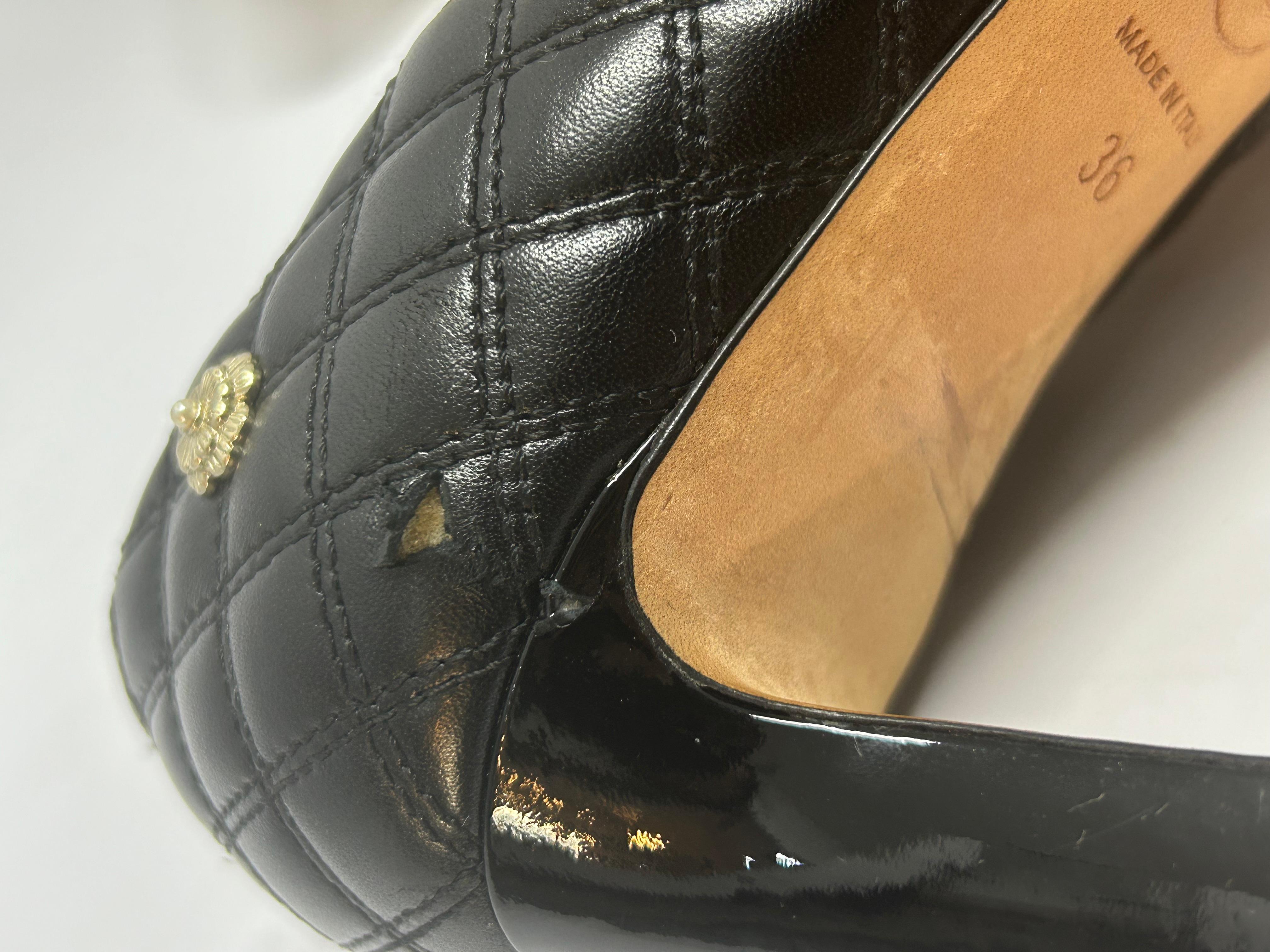 Chanel CC Cap Toe Pumps EU 36 In Good Condition In Amman, JO