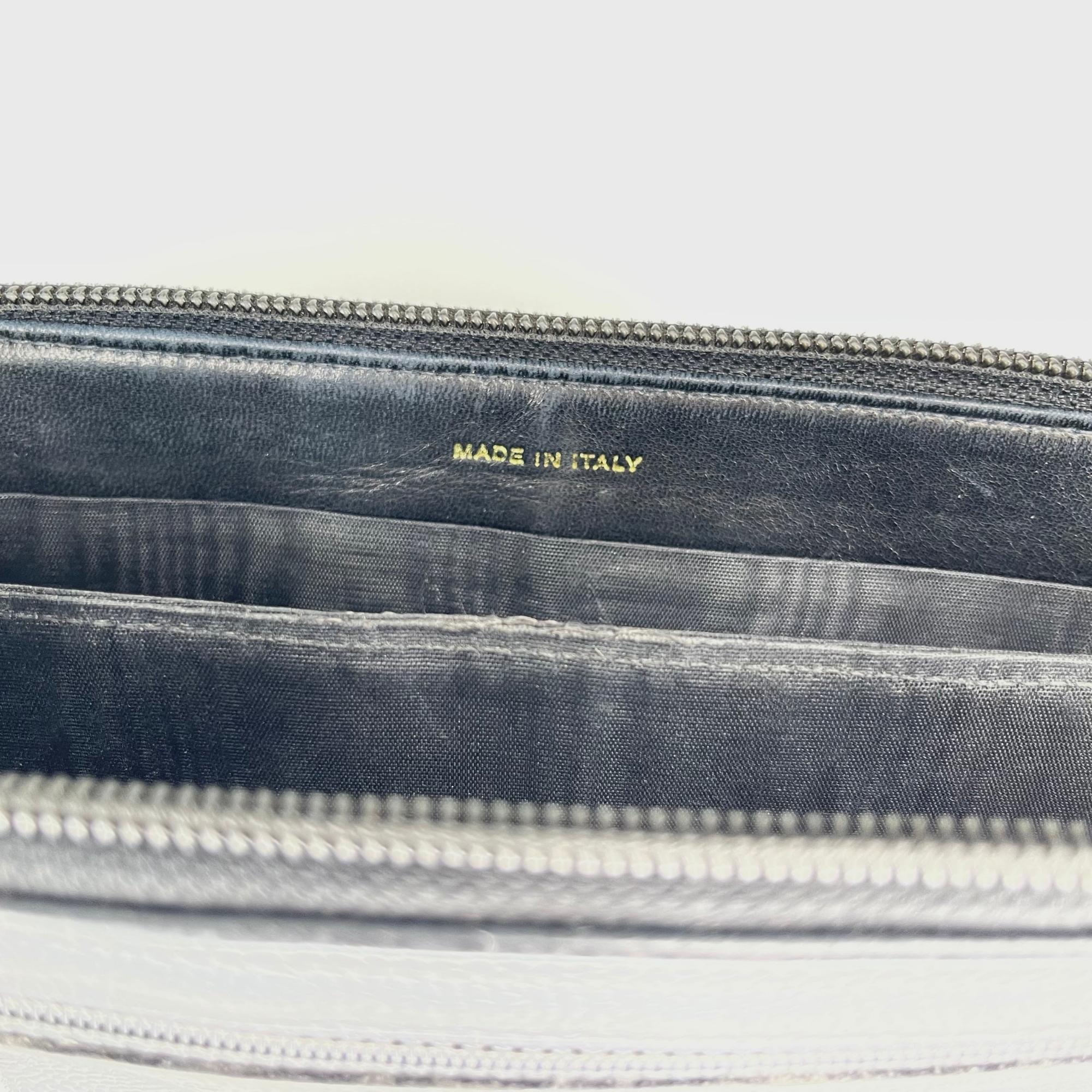Chanel CC Kaviar Leder Brieftasche mit umlaufendem Reißverschluss 2003 im Angebot 2