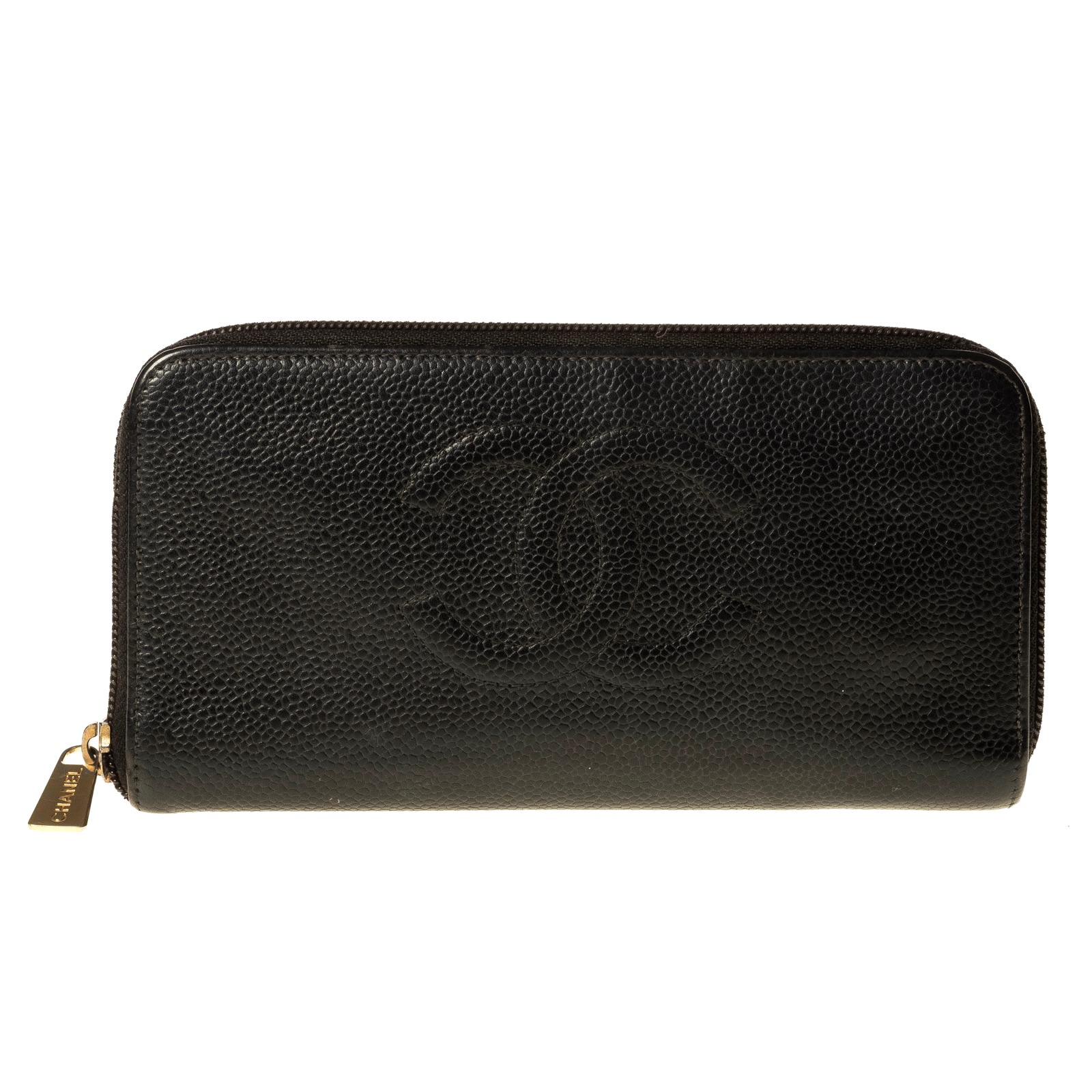 Chanel CC Cartera con cremallera de piel de caviar 2003