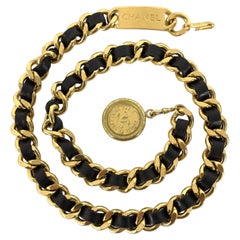 CHANEL CC Chain Belt Gold Metal and Leather Circa 1990