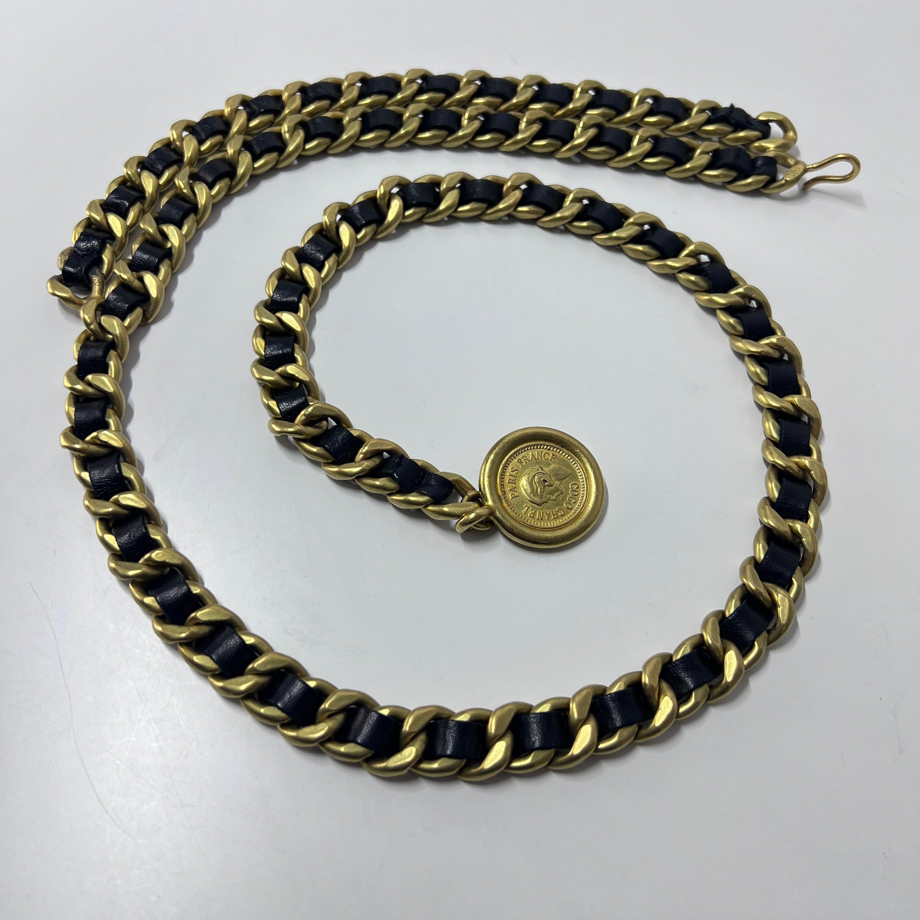 Noir CHANEL CC Ceinture en métal doré et cuir Collectional Automne 1994 en vente