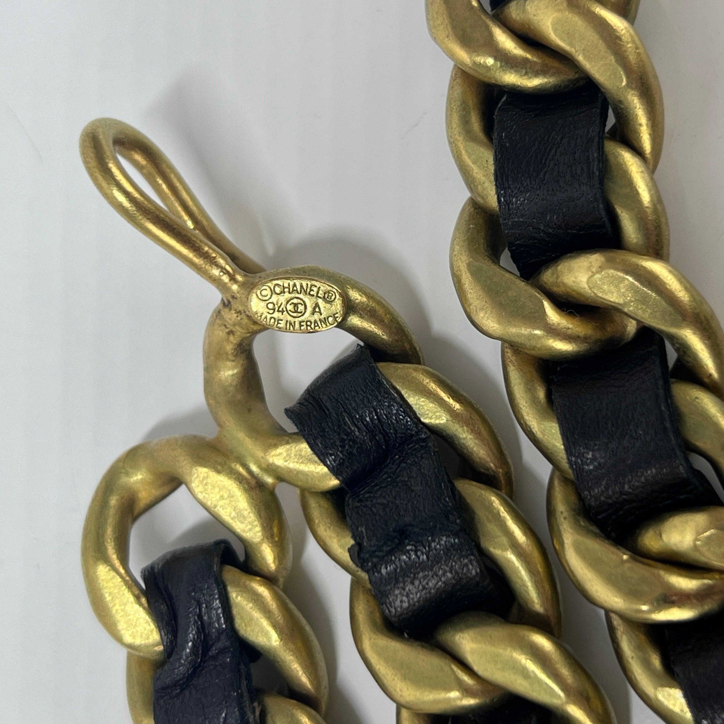 CHANEL CC Ceinture en métal doré et cuir Collectional Automne 1994 Unisexe en vente
