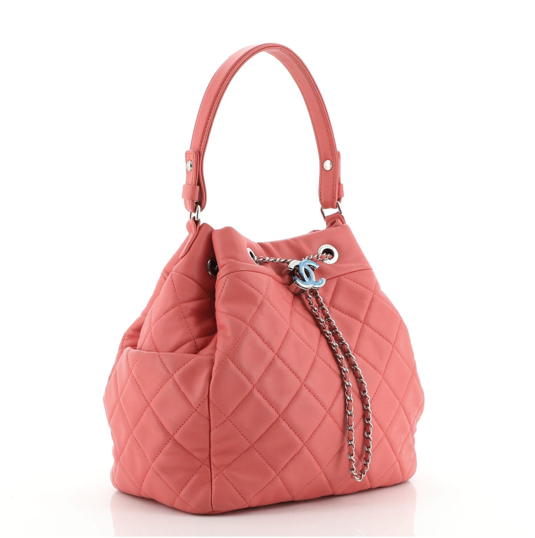 Chanel CC Kette Drawstring Bucket Bag gesteppt Lammfell klein (Orange)