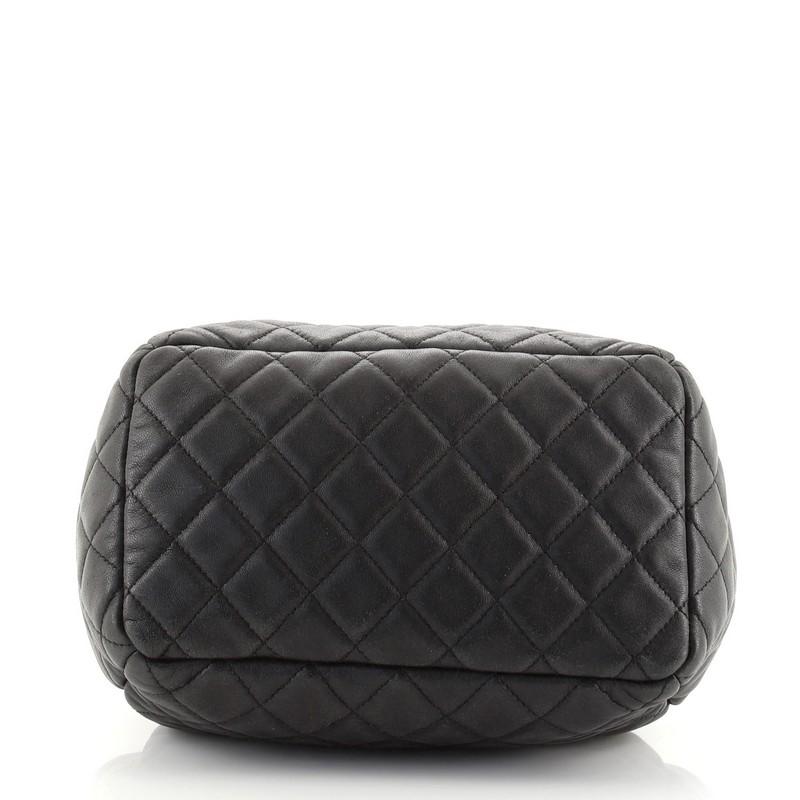 Women's or Men's Chanel CC Chain Drawstring Bucket Bag Quilted Lambskin Small