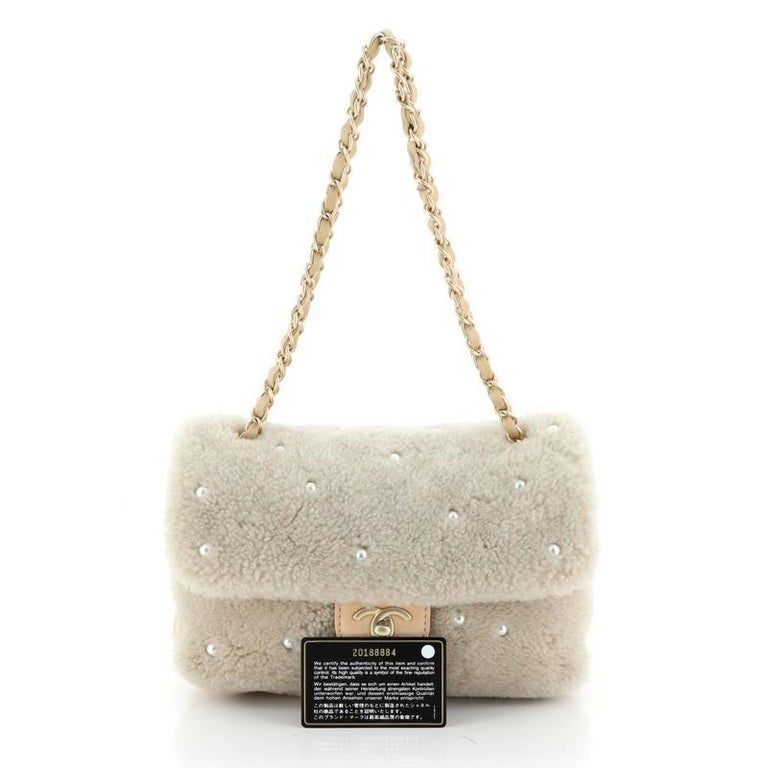 Chanel 19 Flap Bag Shearling Medium Pink 947523