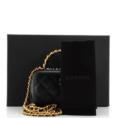 Chanel - Vanity Case zippé avec poignée en chaîne en cuir d'agneau matelassé
