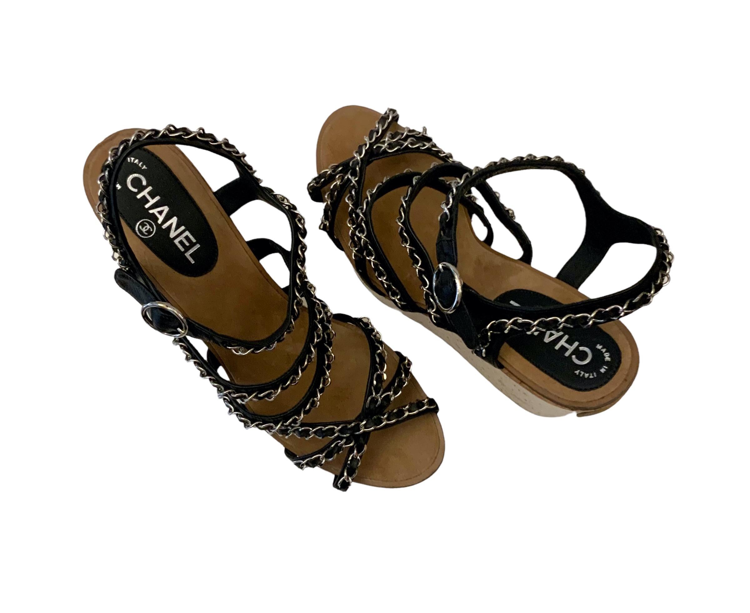 Chanel CC Chain Link Straps Cork Platform Wedges In Excellent Condition In Geneva, CH