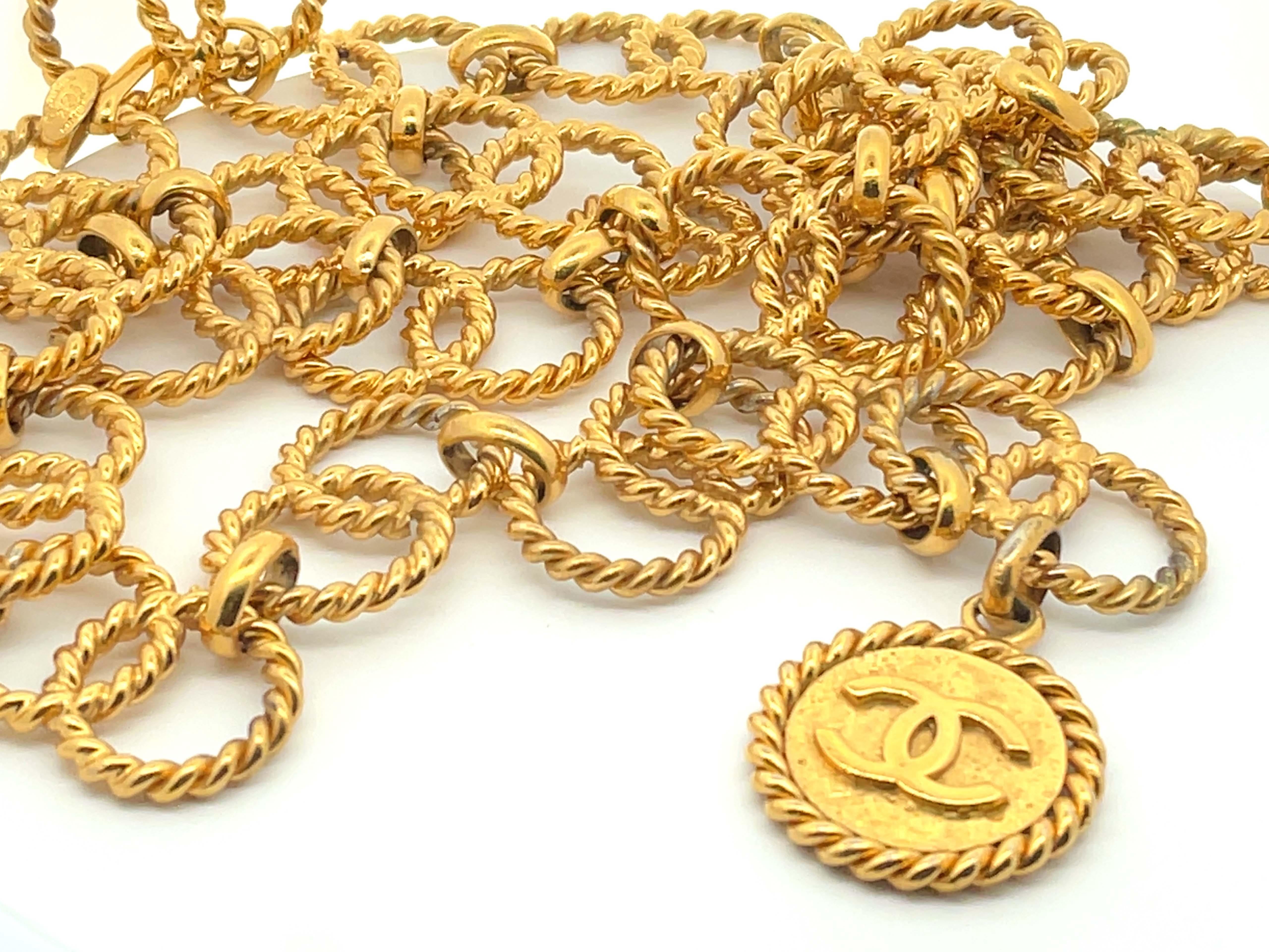 CHANEL CC Chain Loop Medallion Belt 1985 For Sale 1