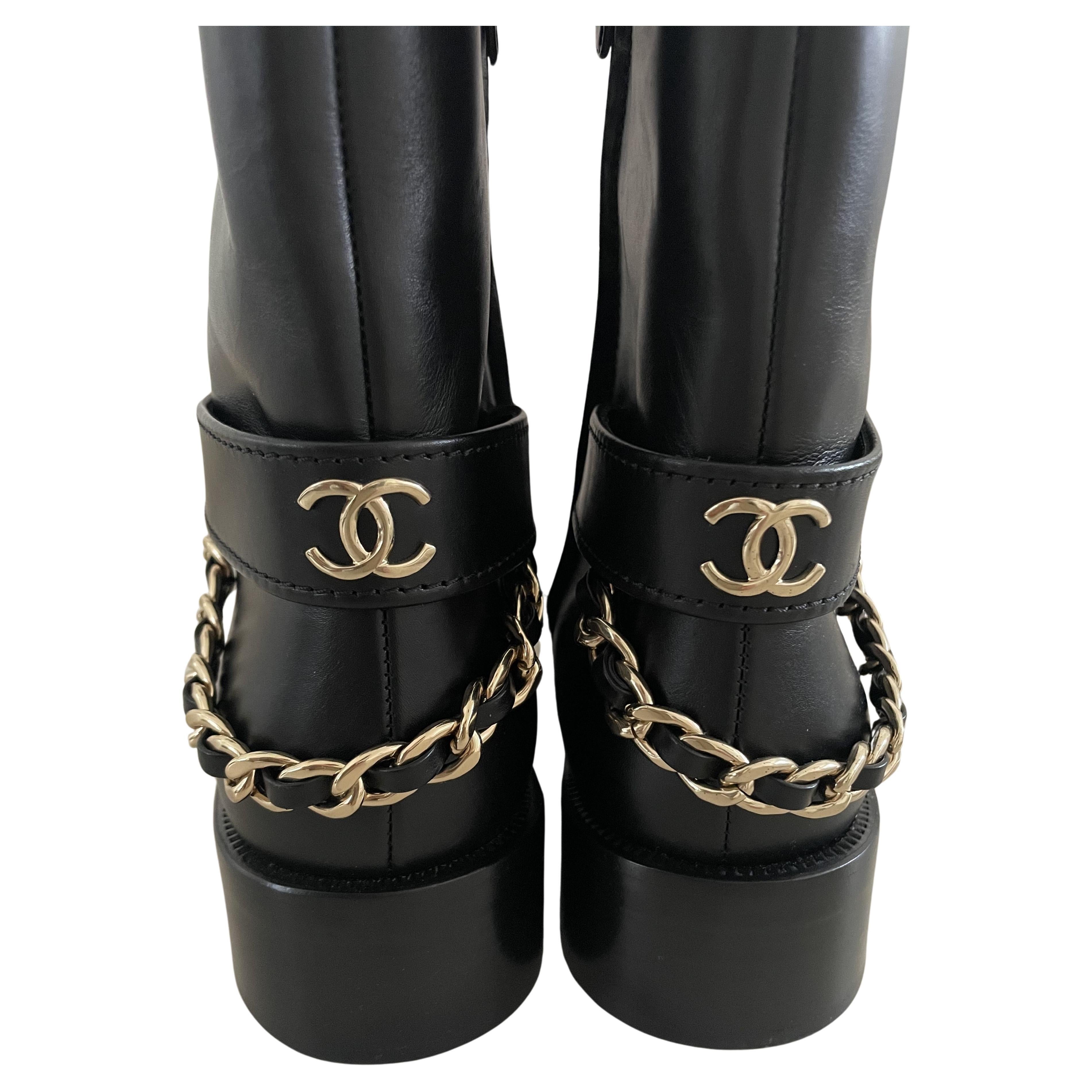 Chanel CC Chain Short Chain Boots size 42 (41) For Sale