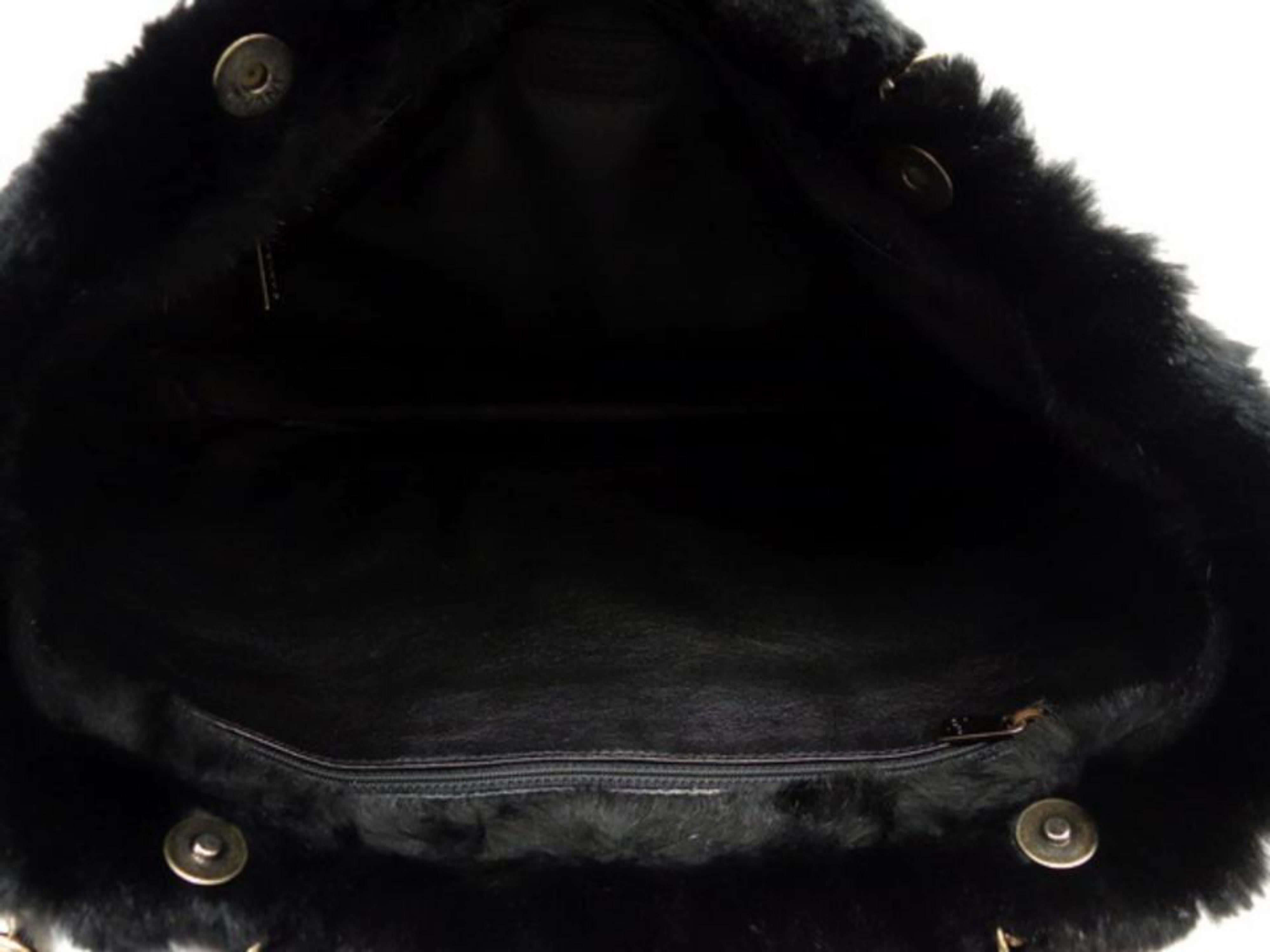 Chanel Cc Chain Tote 227177 Black Rabbit Fur Shoulder Bag In Good Condition For Sale In Forest Hills, NY
